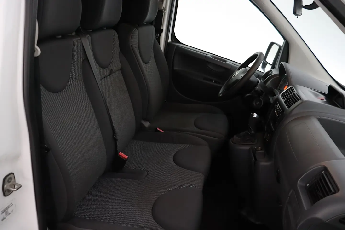 Car Image - 5JO2wWCfwcJy3YYiqX74Nl