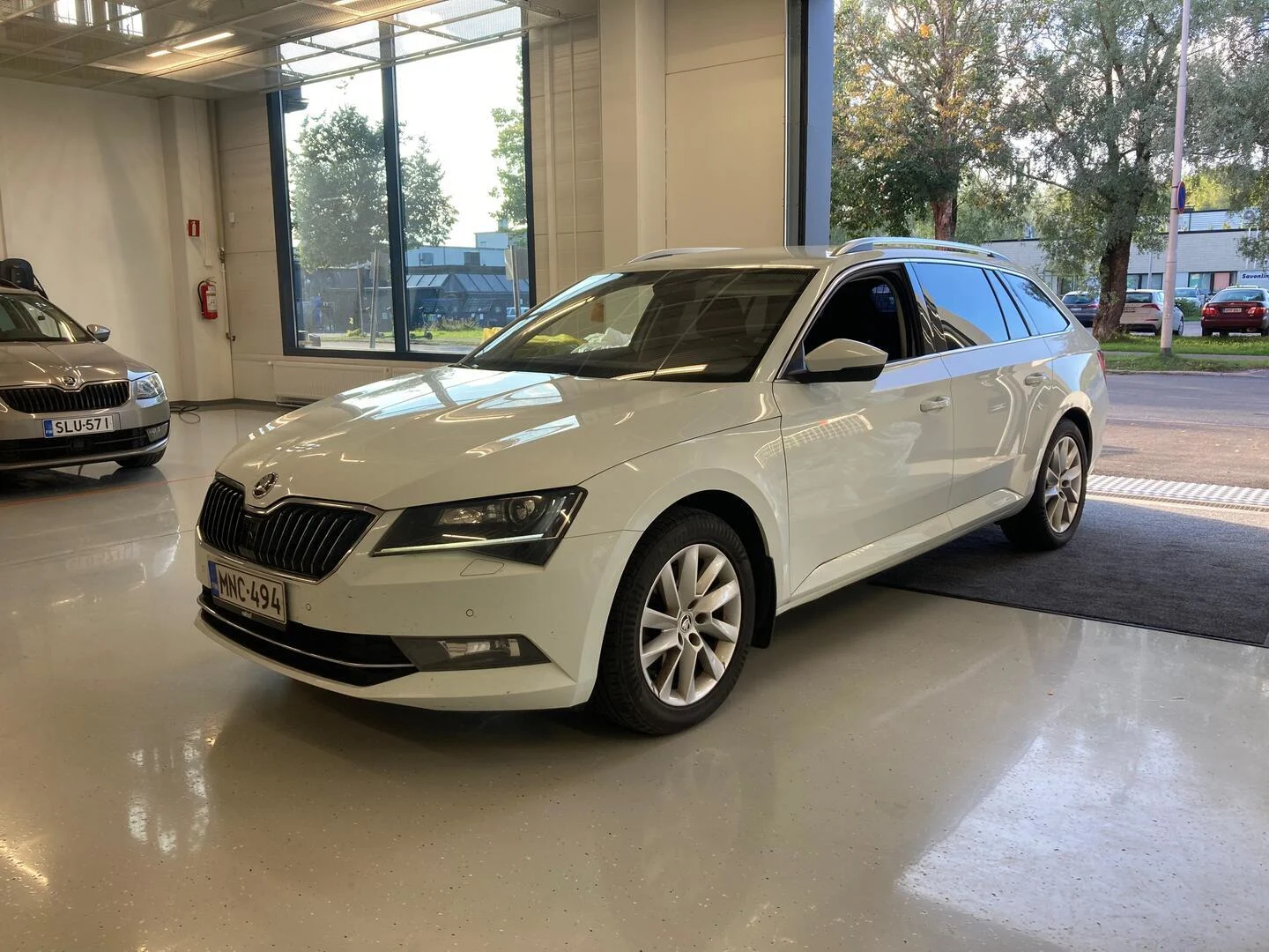 Car Image - 7ewUn65YRg5mT2sRSL8o1L