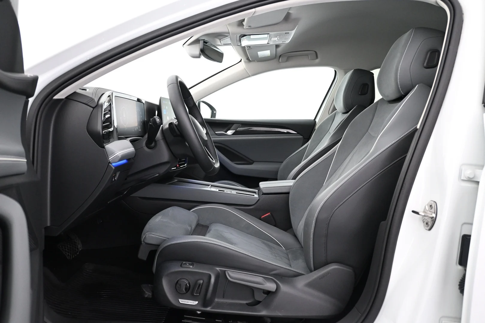 Car Image - 1cTT367Gs8C7Z3LWoQa2rs