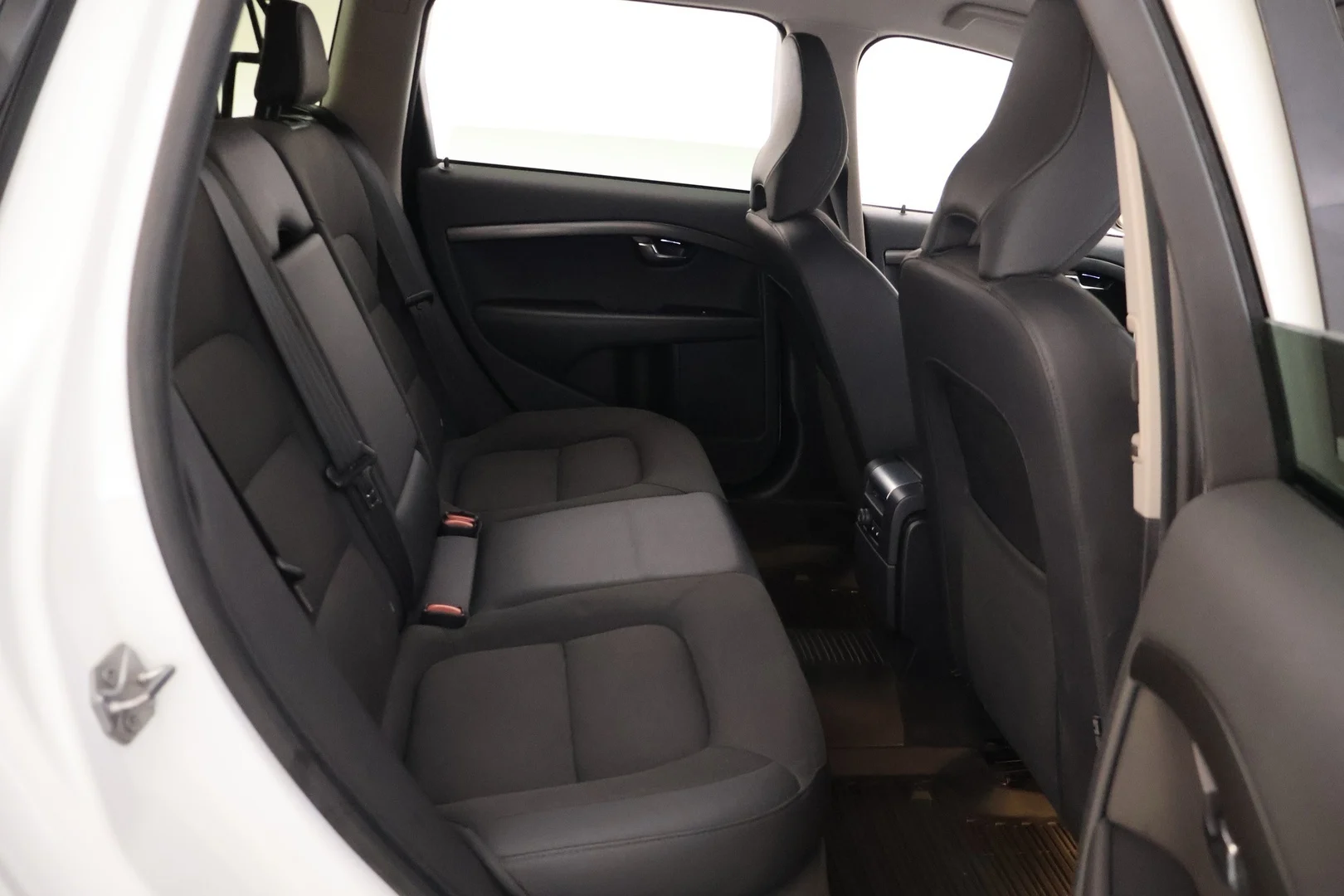 Car Image - 2xJmcEctD46TUCdCfnCL52