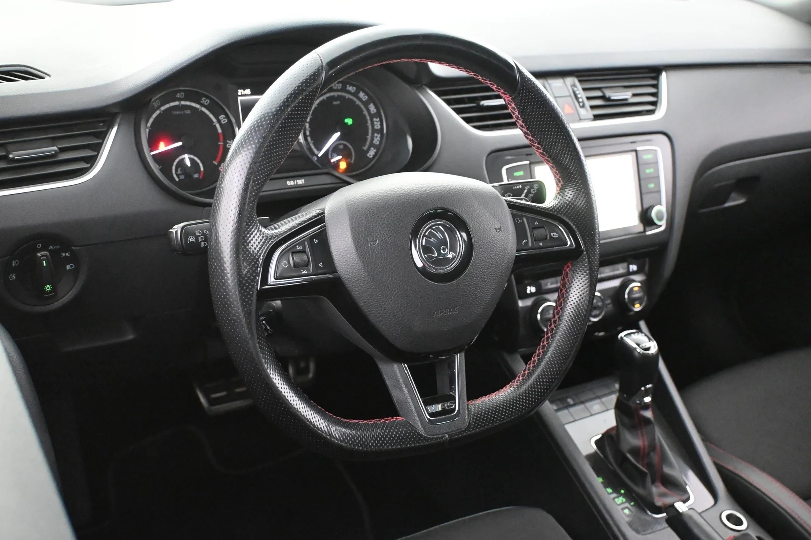 Car Image - A19UcqlAcV44igIqJ5sZL