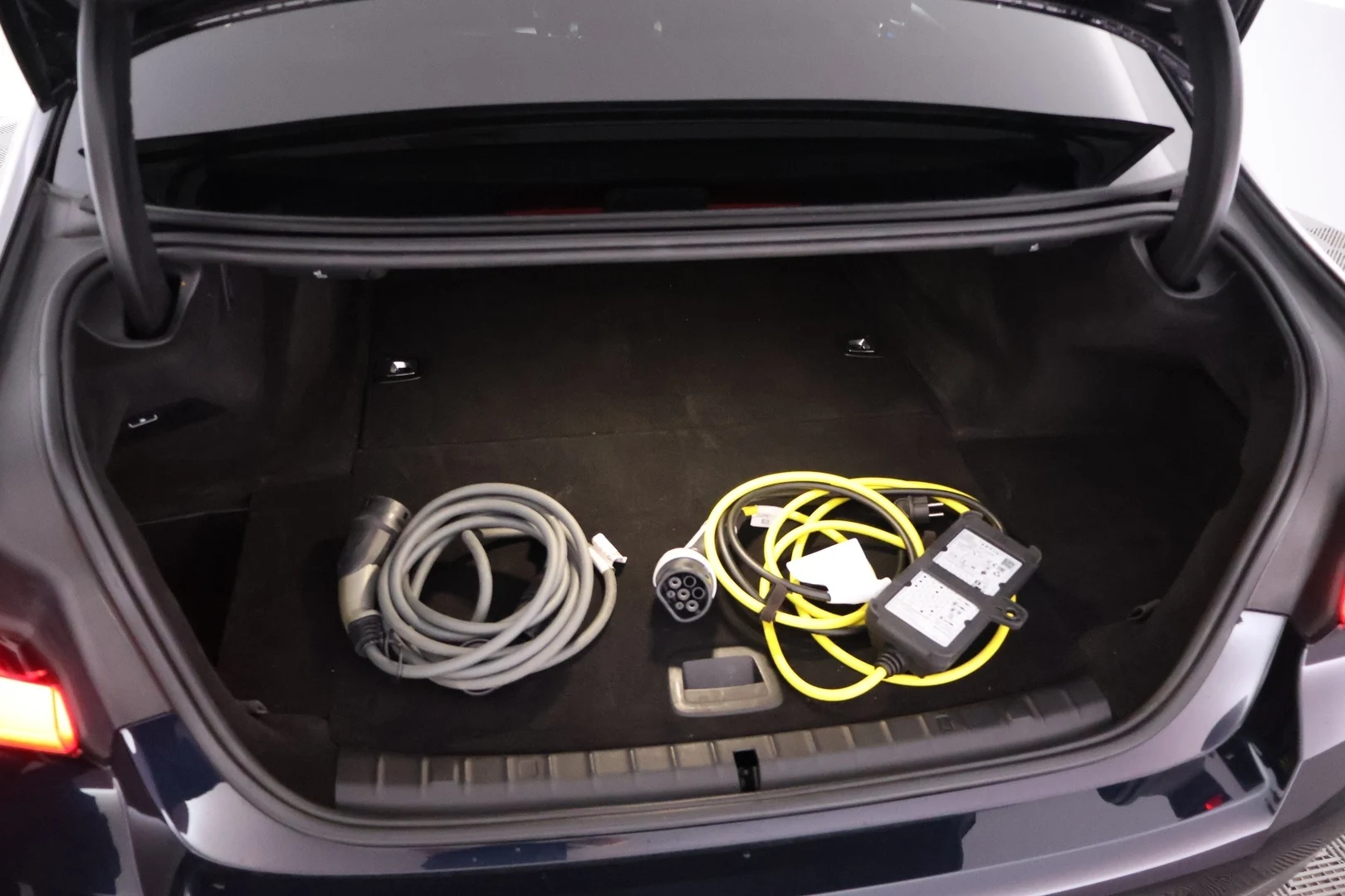 Car Image - 4YHOfKHrURFYGoZf2CTjgl
