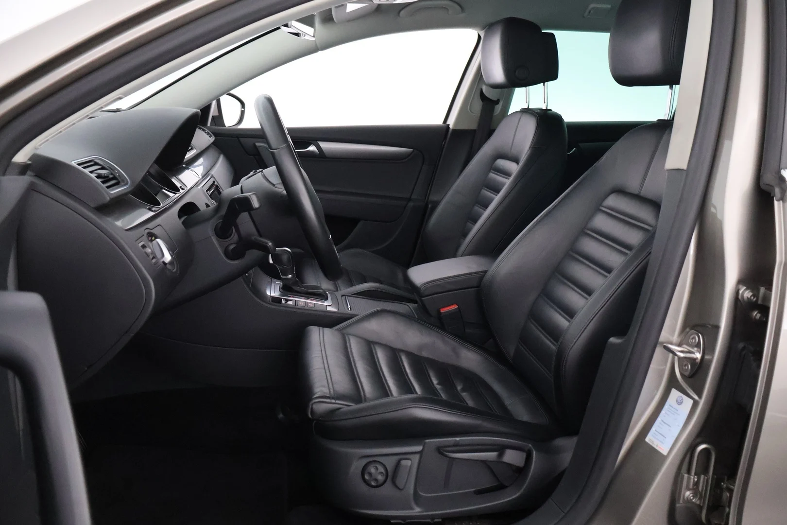 Car Image - 5wfdY4jwZfxcS8ggnMcnMG