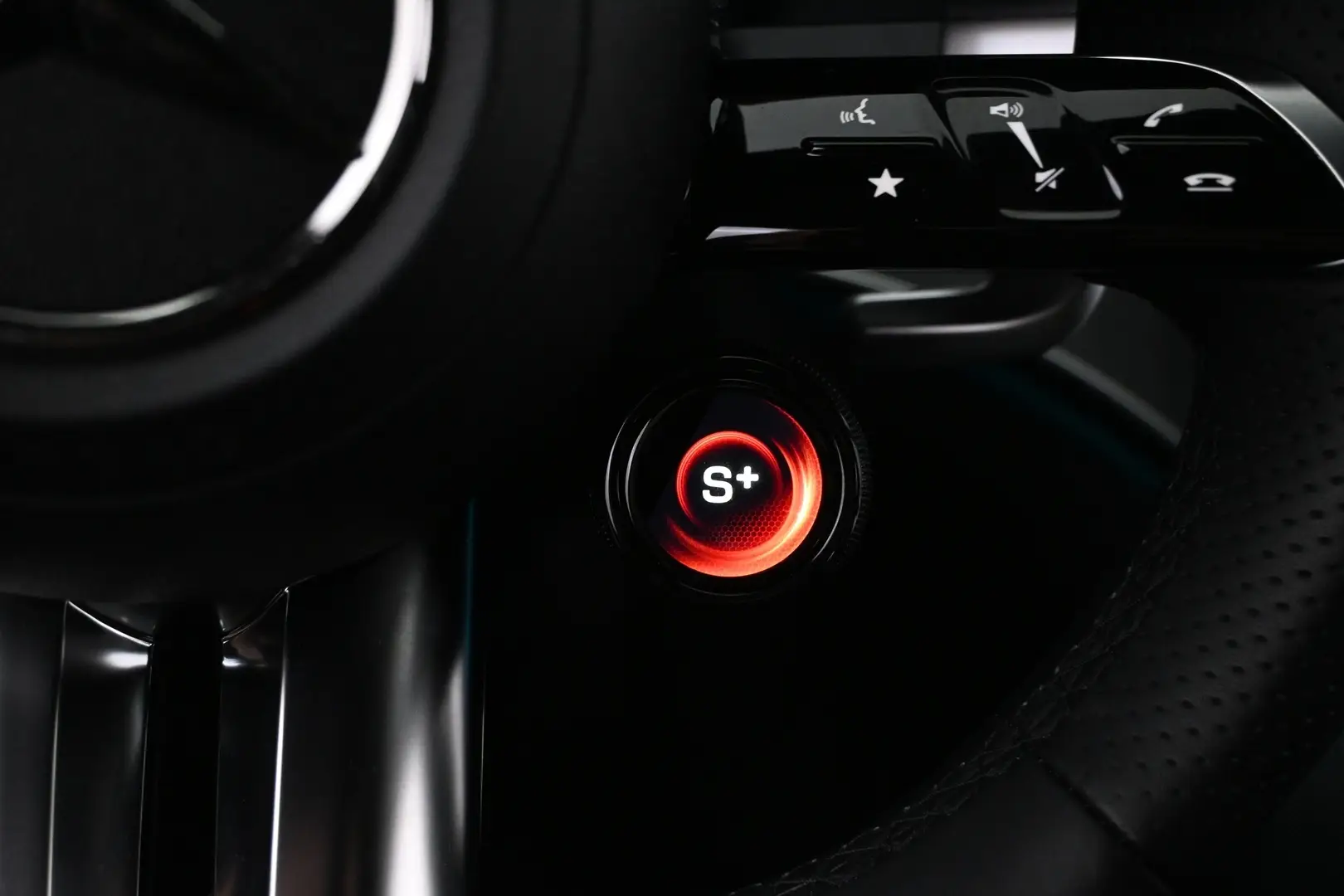 Car Image - 7tN7AoOpuQoHCrWbvqMLU7