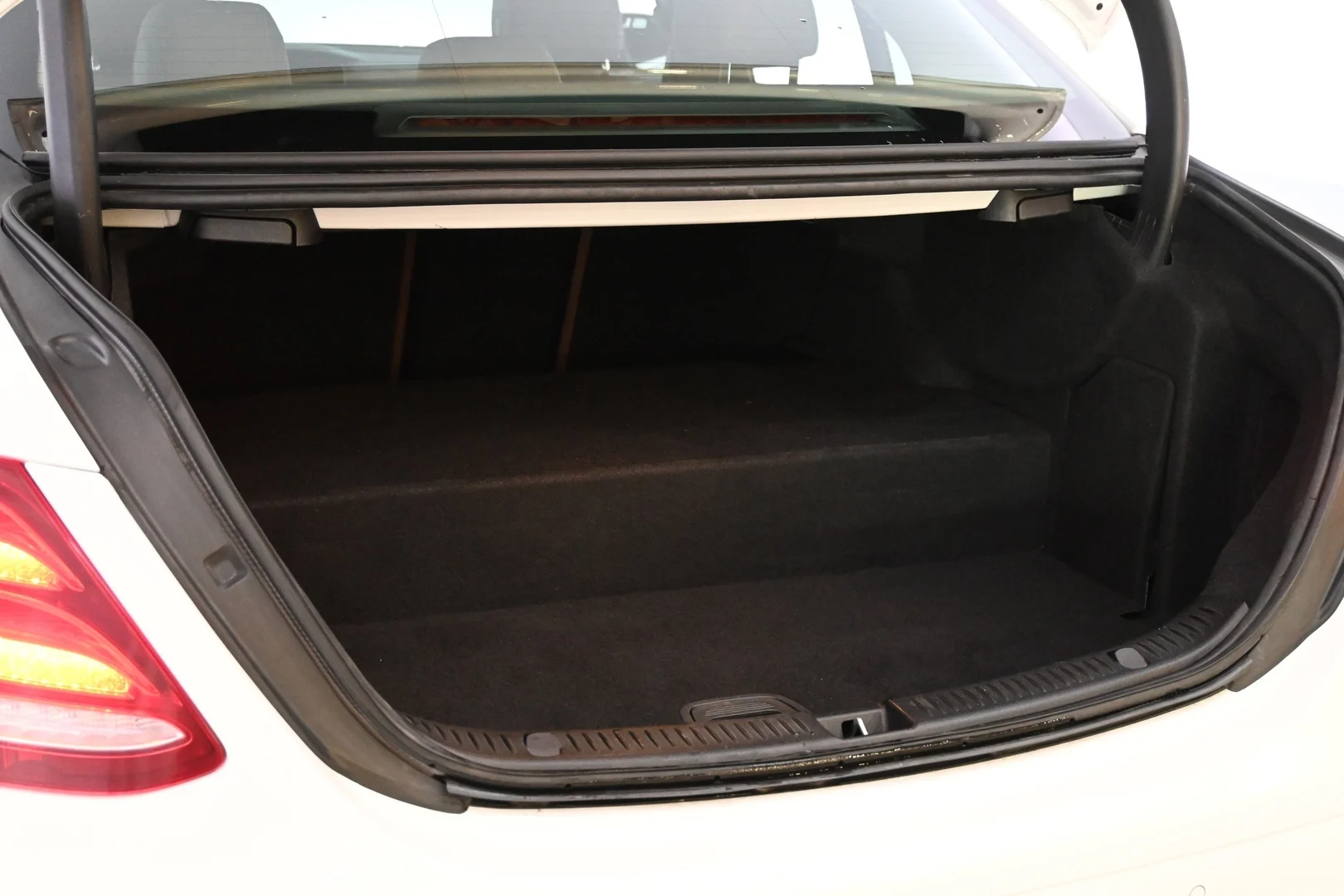 Car Image - T8gH8f9jcli69DSEADXZv