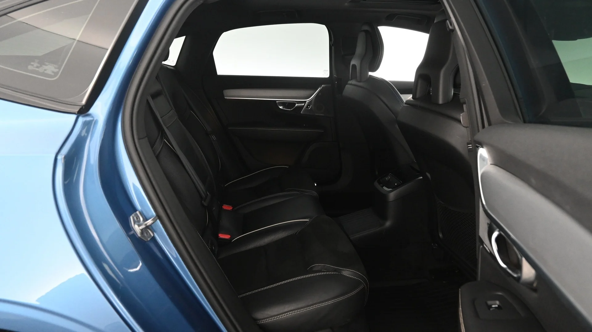 Car Image - zElXcsCM2oePgLDNFm0wc