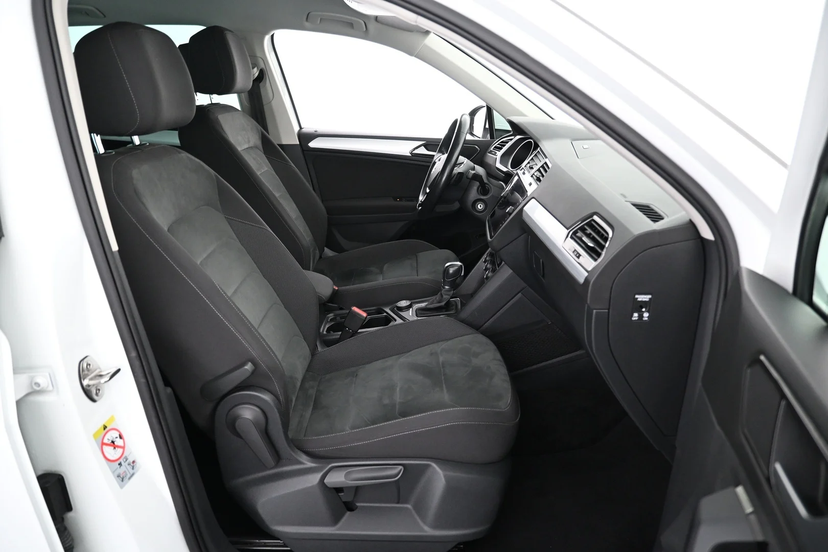 Car Image - 1DKixsXZqbGrLz0NB9OMaP