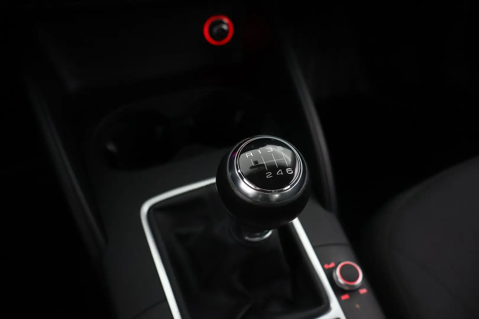Car Image - 1gbi7bpJdICcSr129y8QsH