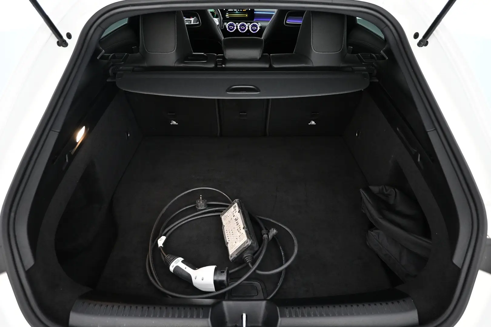 Car Image - 7rHjMQd6D6kDluwDMwBryG