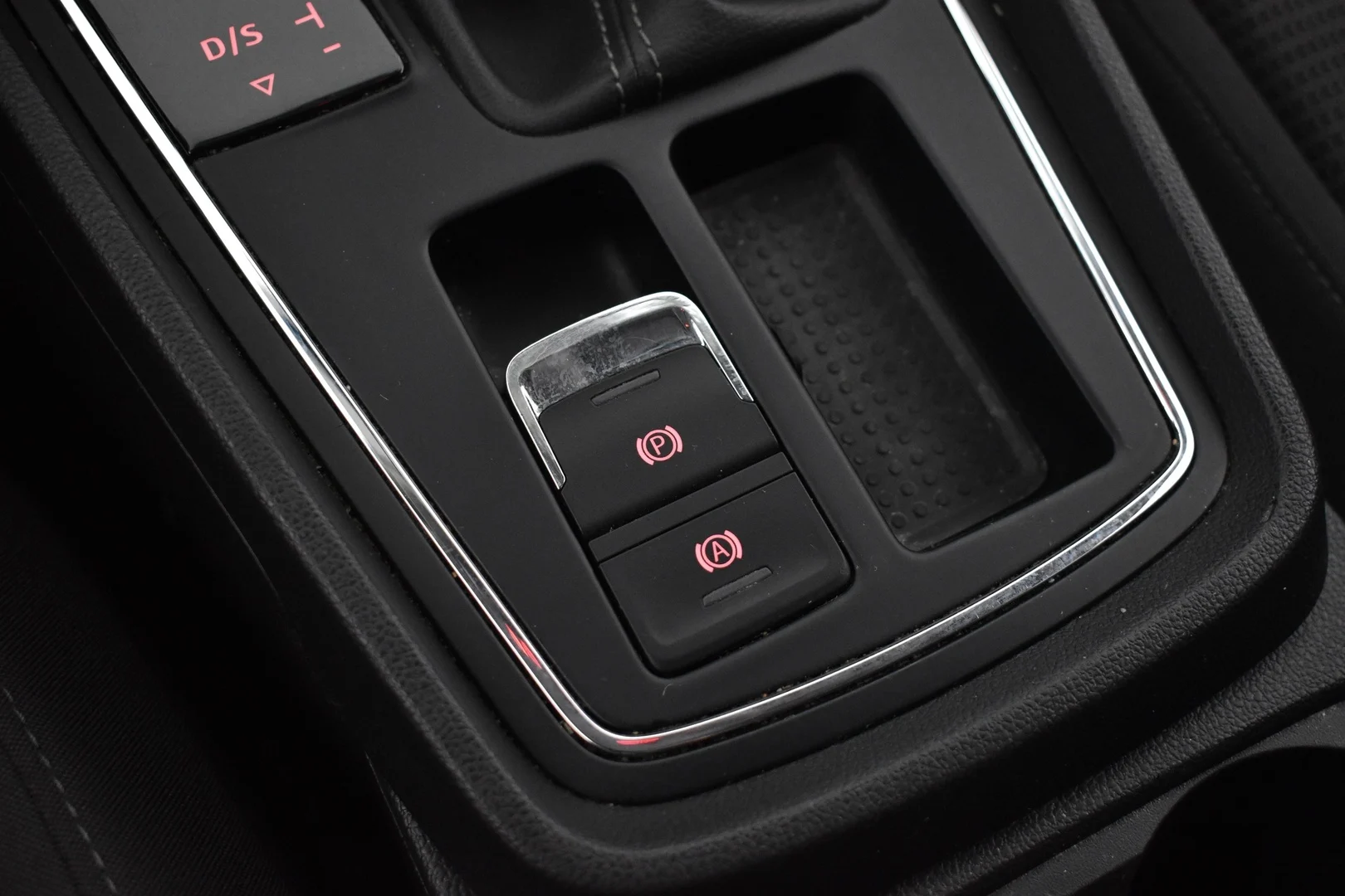 Car Image - 1vPIHVYFAhbKD0U3FwYpYx