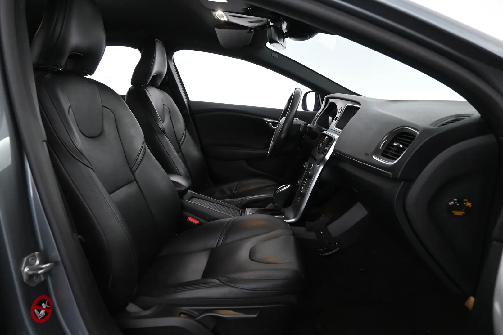 Car Image - 3QRIzCRTL1kW64cgPsKop0