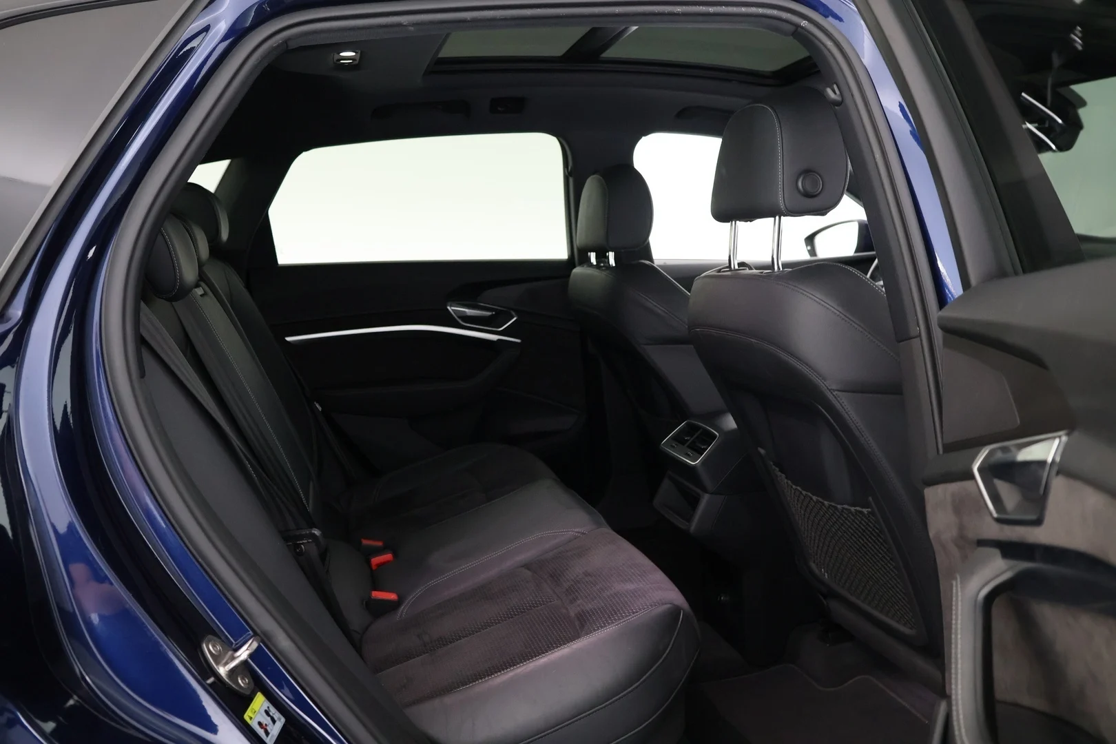 Car Image - 6ugXLCXdl5sfHLJXHmnD7C