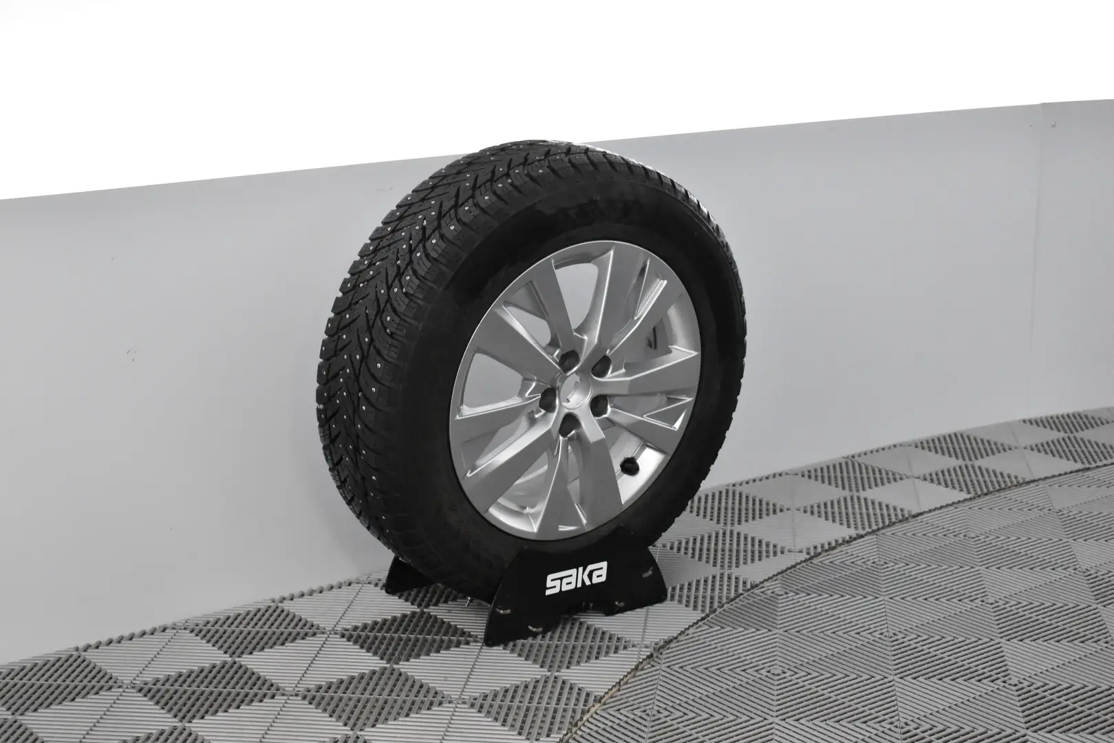 Car Image - 15rTdVIUWDPN3qFciWtYXb