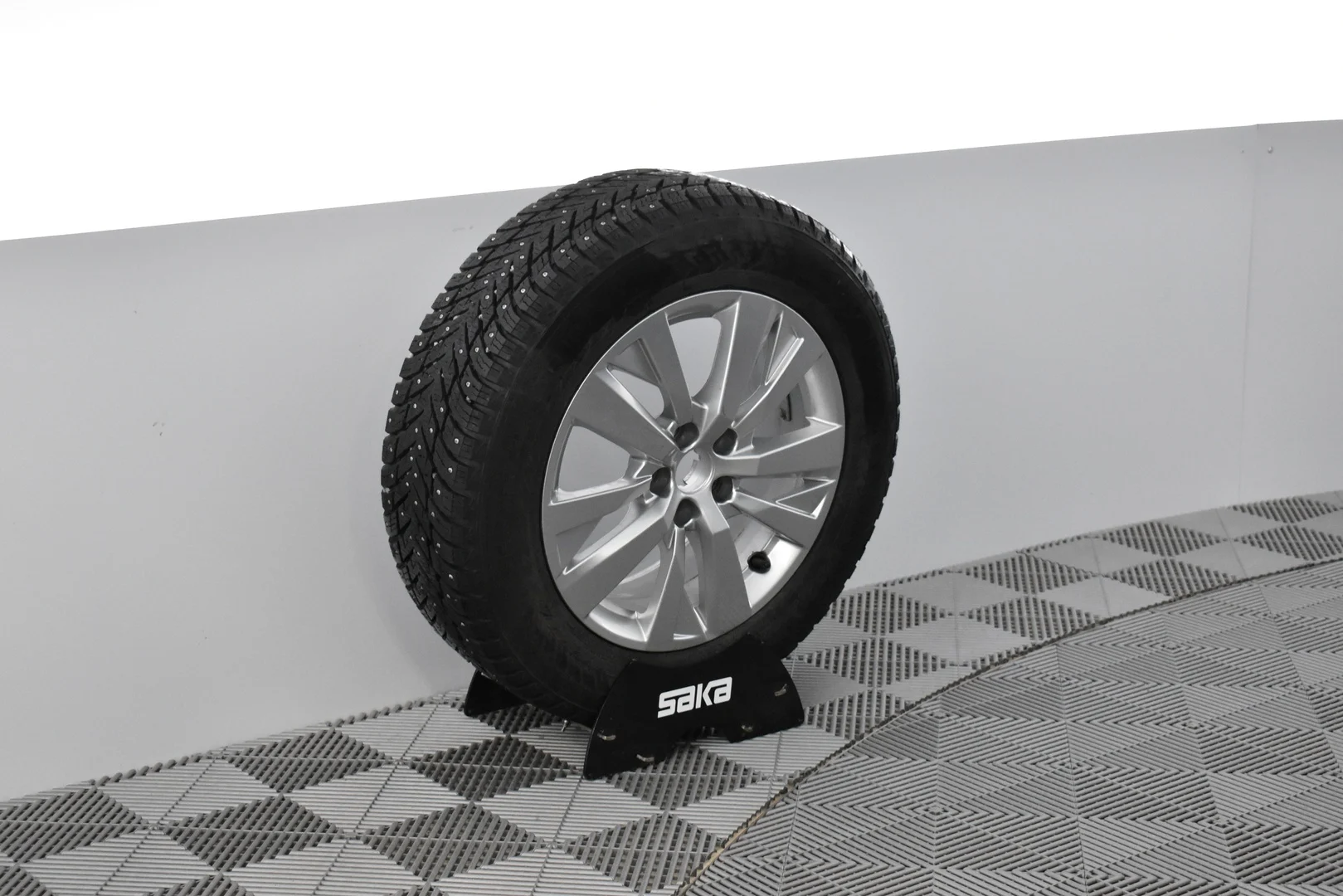 Car Image - 15rTdVIUWDPN3qFciWtYXb