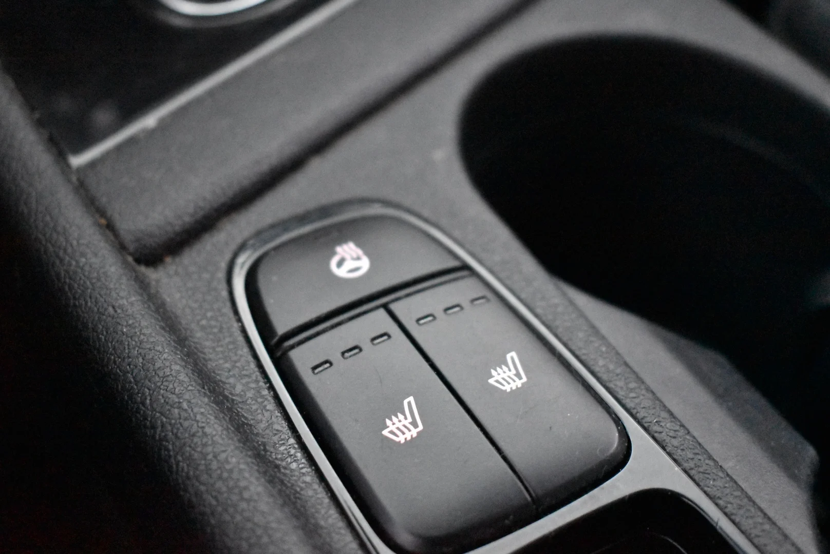 Car Image - 1Eif5s4d5EluTQso3DYCQH