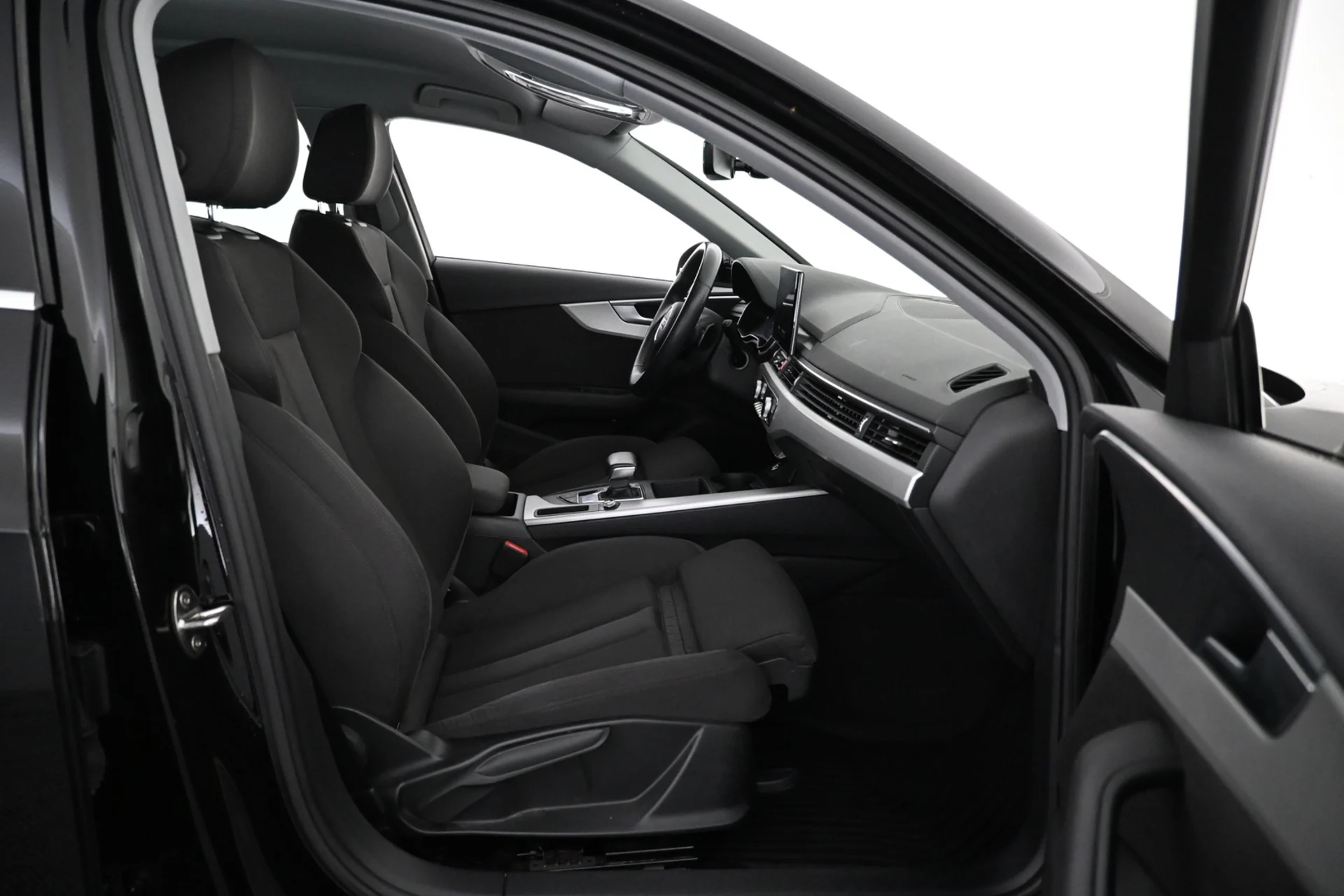 Car Image - 4JBB1tXMfyzzzG0c48Hqqy