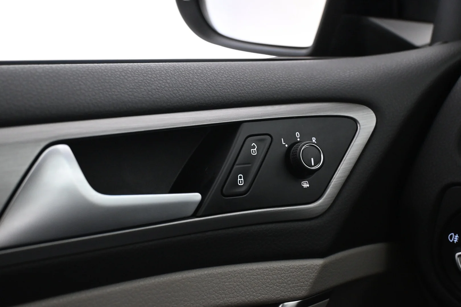 Car Image - 4jkKK9YrPTJDMgXooTe25O