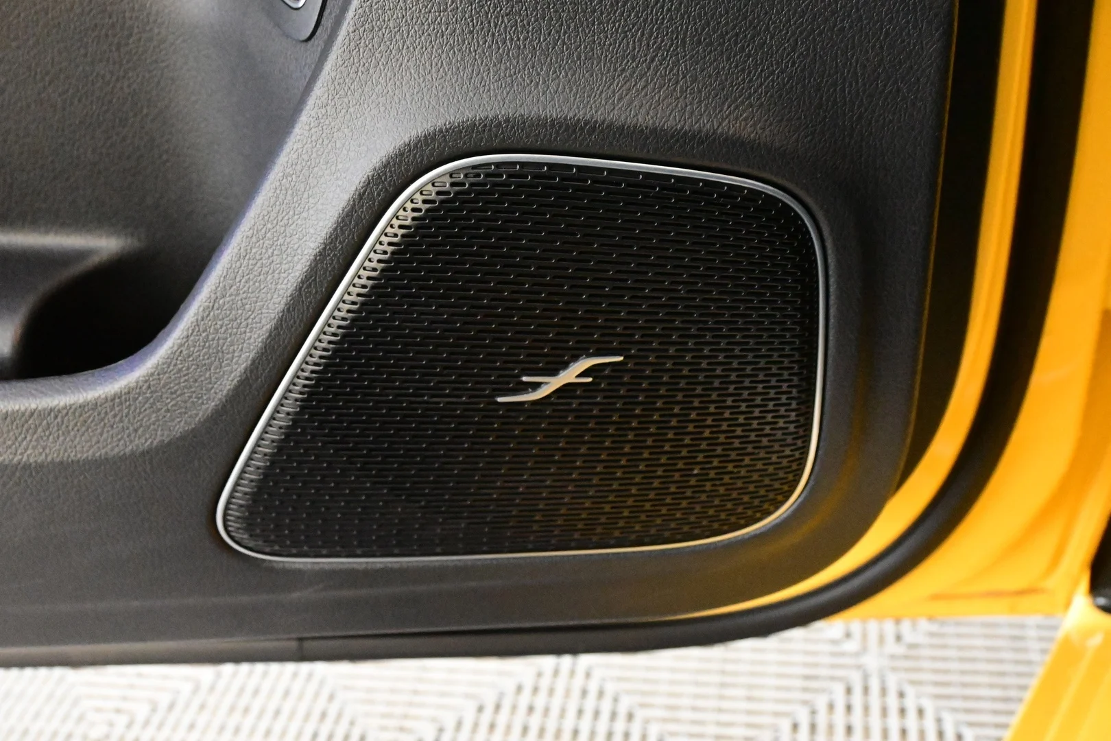 Car Image - 3e7RG8HleVXFt3MjgG4Dzu