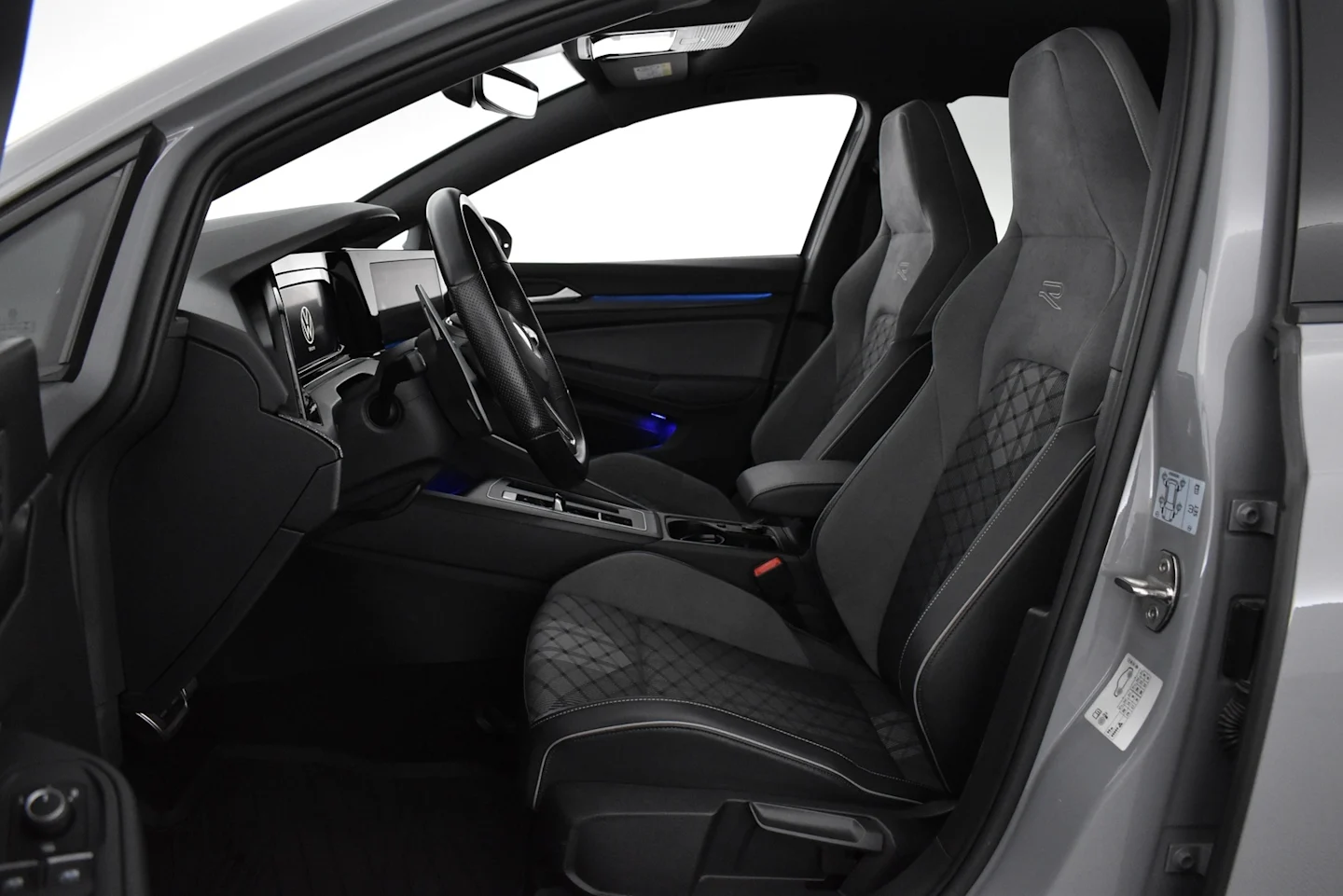 Car Image - Vqq2jIEHEFEEZIMRLcYbS