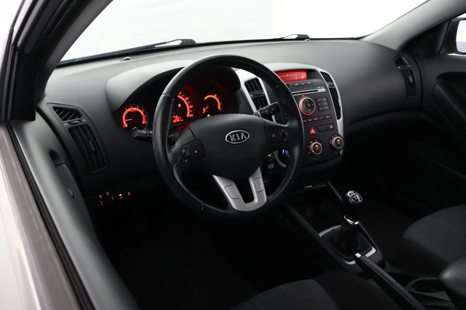 Car Image - 2J4d8lELZW06rYjNj1qARk