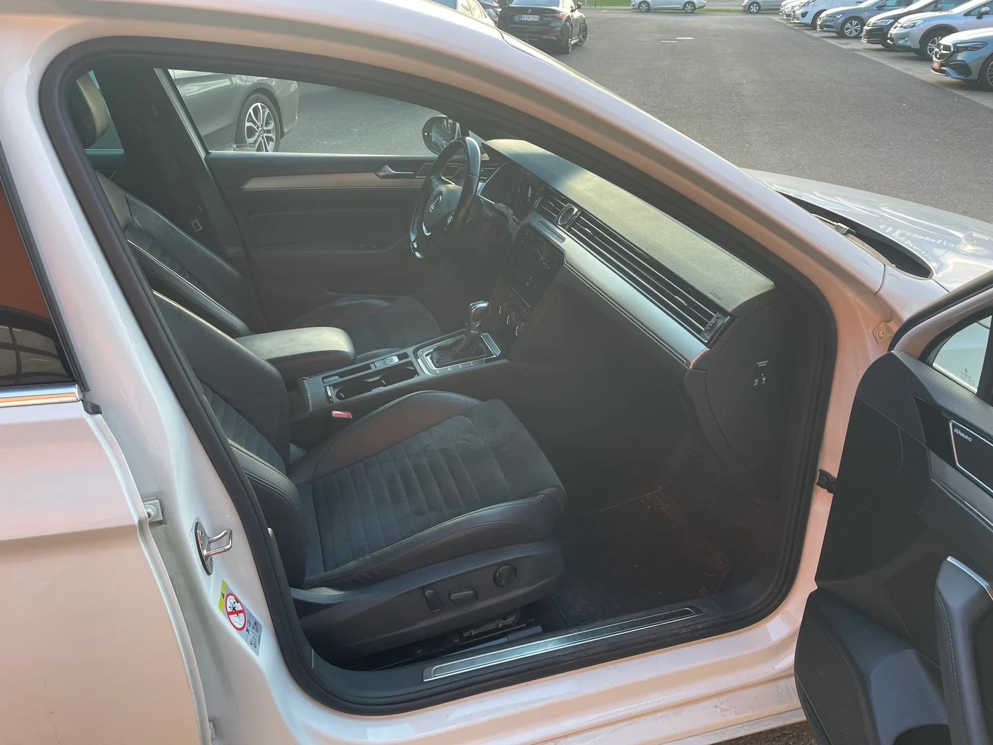 Car Image - 1YE3zCN6yiUFDVQ4Iwok4y
