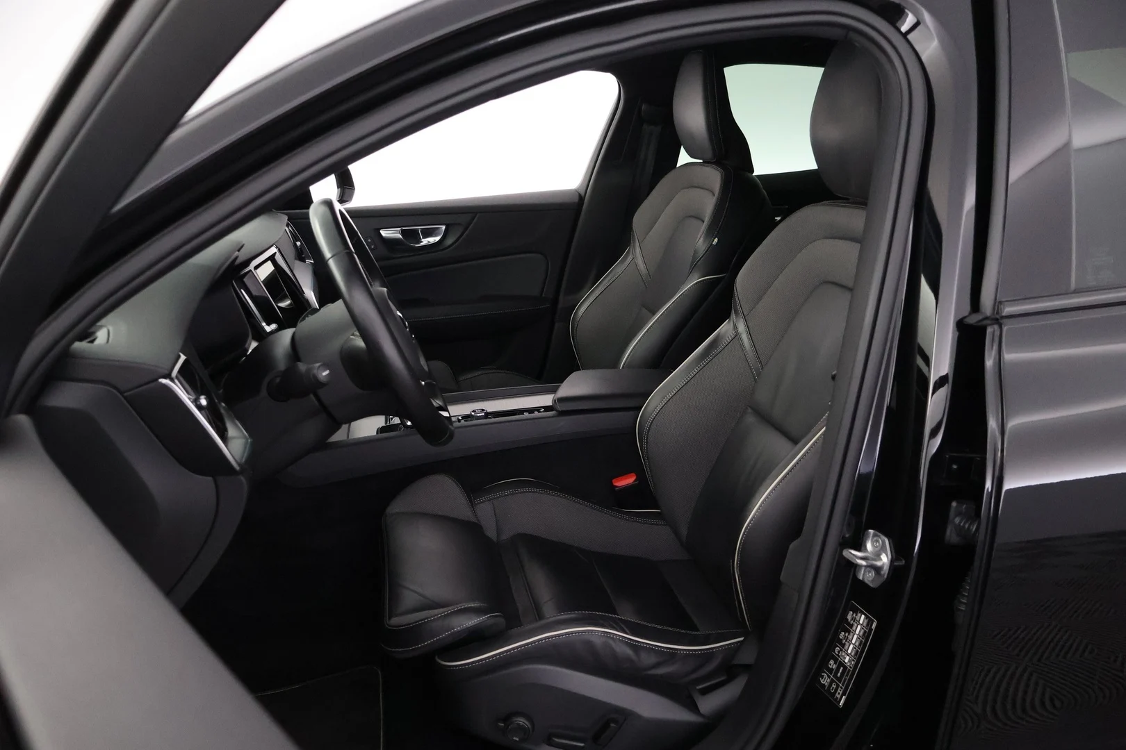 Car Image - 1Fpq9bJEU2MzFkSznXvD6h