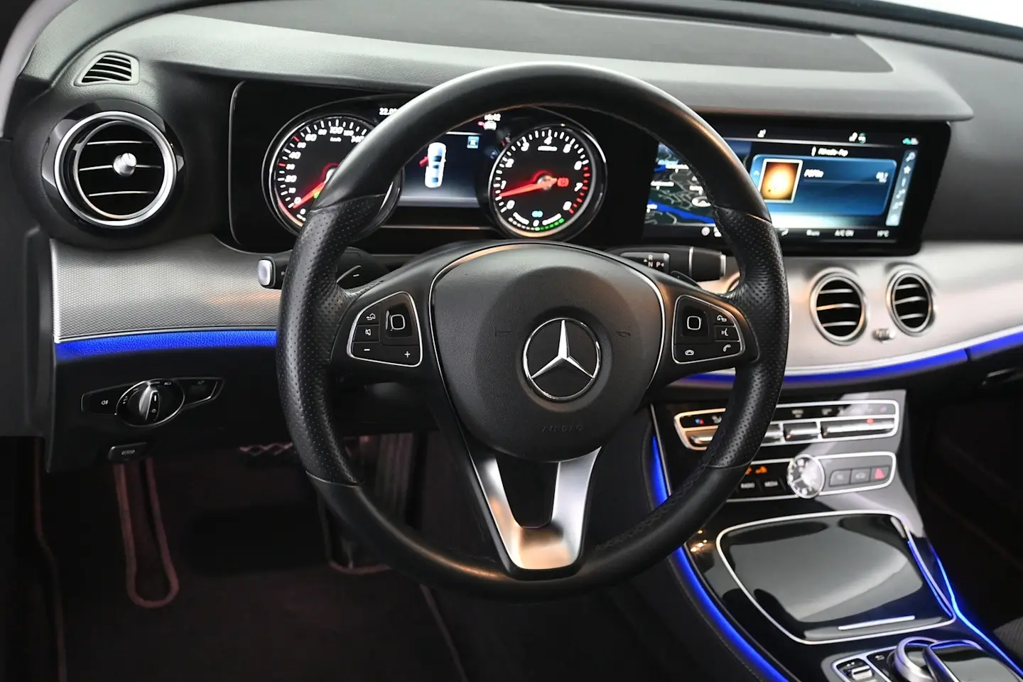 Car Image - 6PXKZis6RLVXOgttrQjxPw