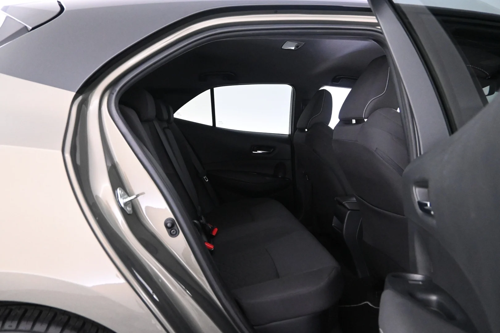 Car Image - 4efchPgBh3B0PKwiBlJhpX