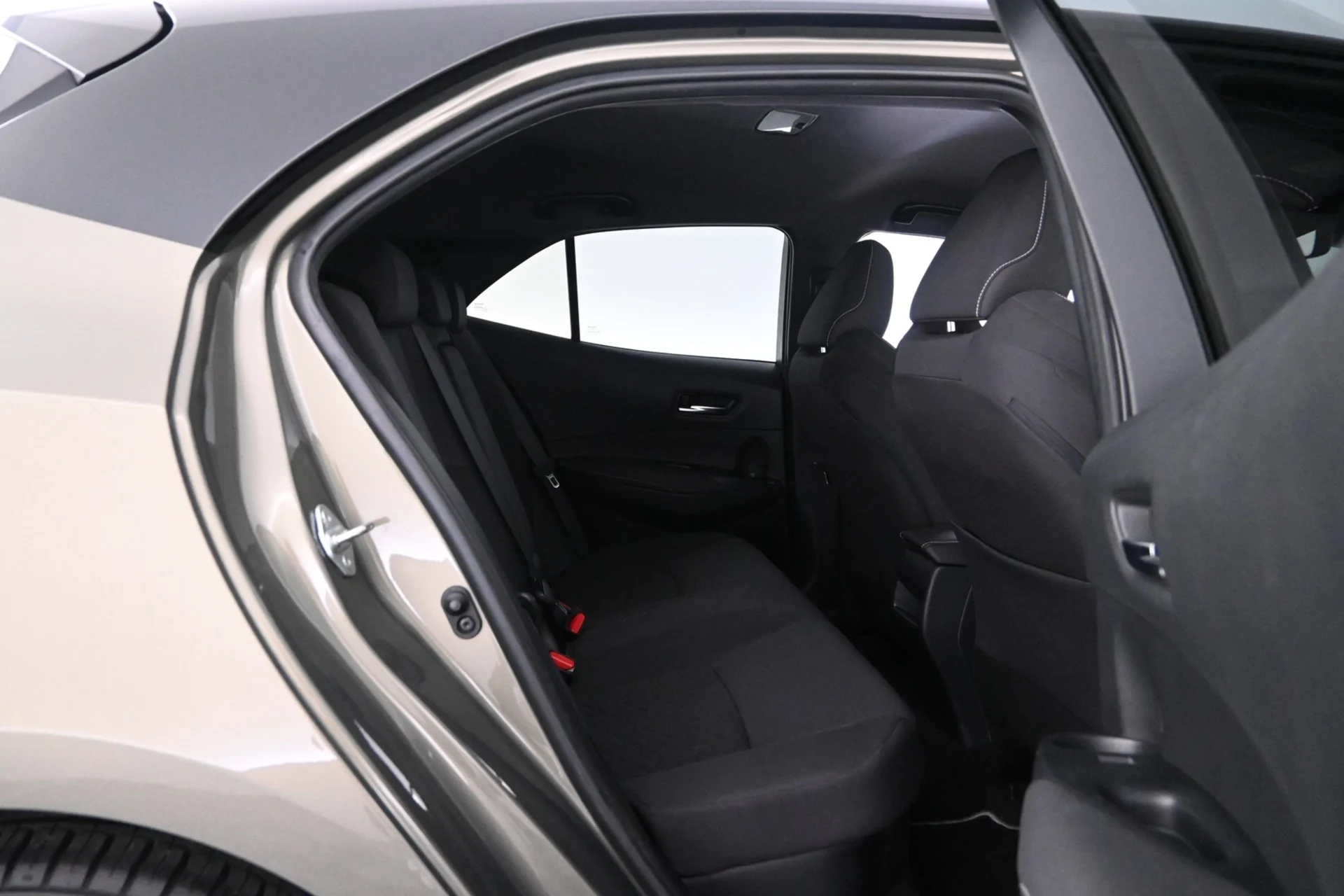 Car Image - 4efchPgBh3B0PKwiBlJhpX