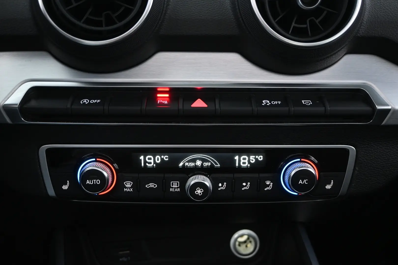 Car Image - 4hEF0fK03Xqh0FkuC5d0xP