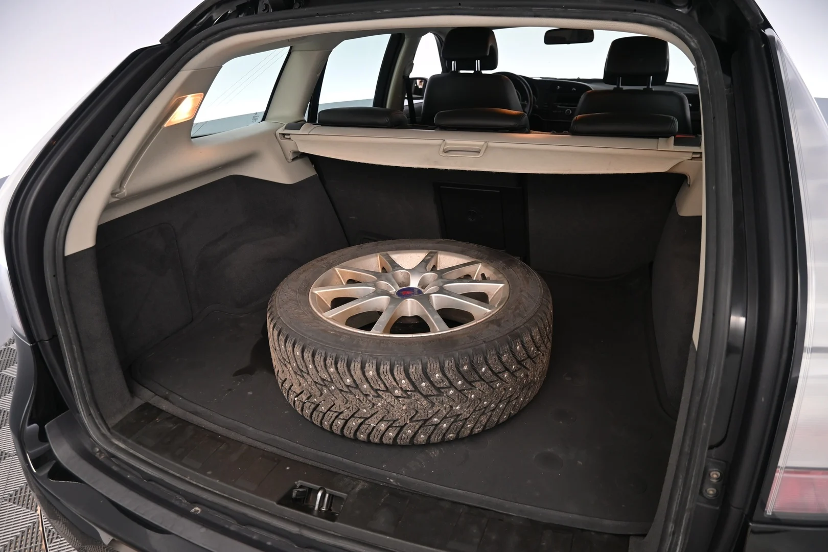 Car Image - 12YrewZshbvaVWq8PrOvyt