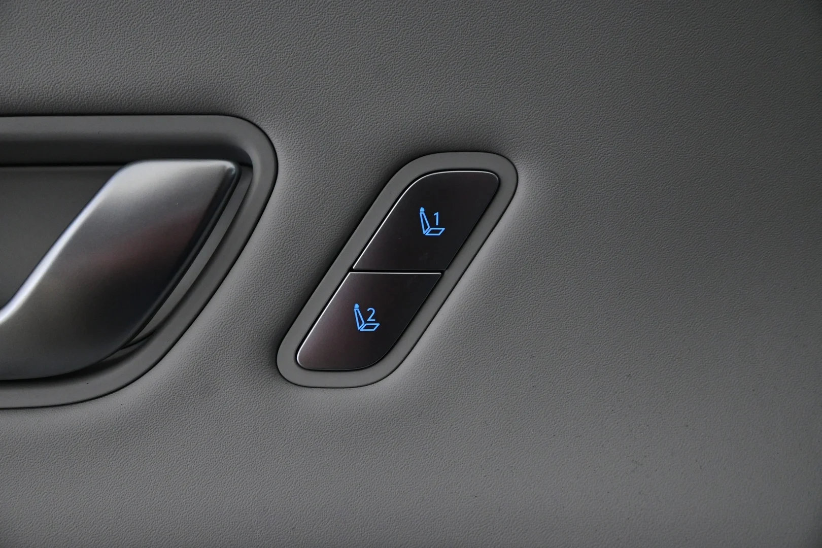 Car Image - 4dqd0KxNlW140xGIDmyhNG