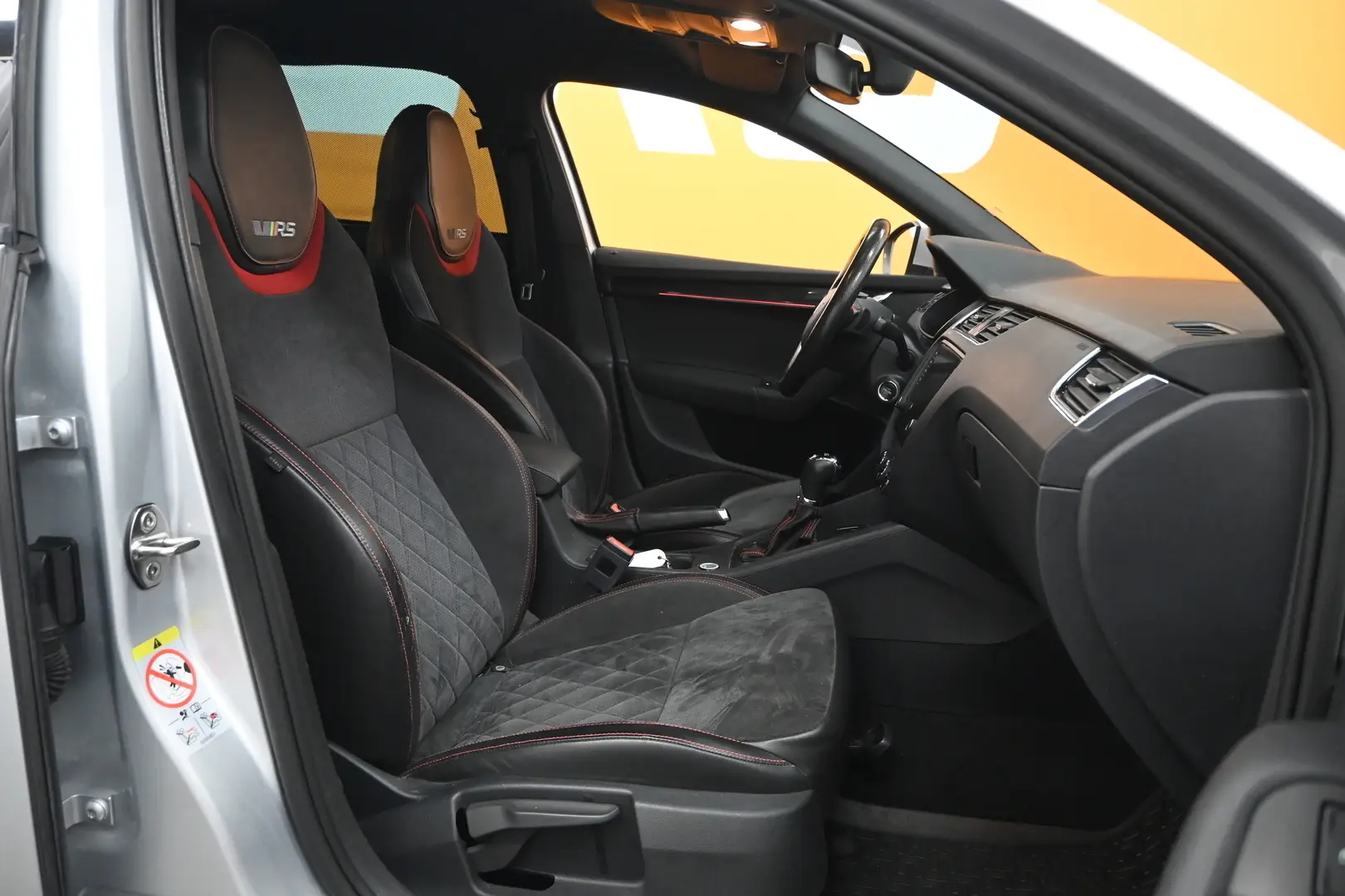 Car Image - 5H5xdlsxe7MTgPO8q6bJ3y