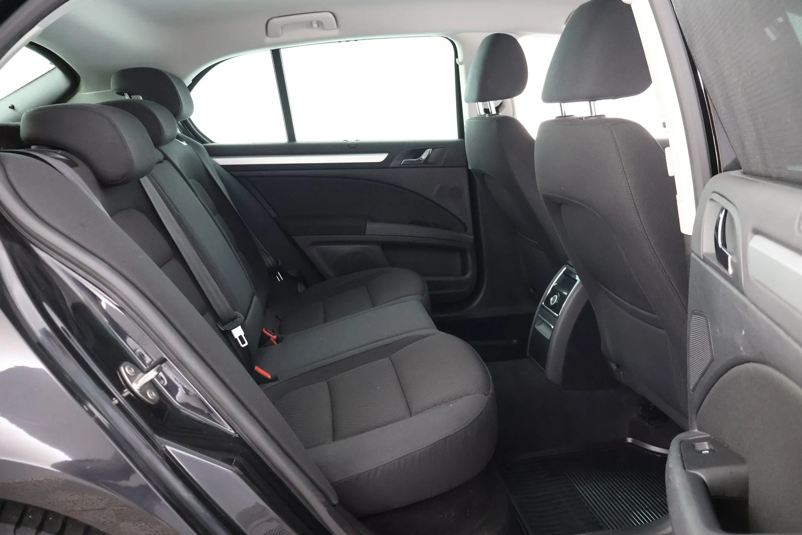 Car Image - 1J8MUYeVz1bWvH0e0N04zy