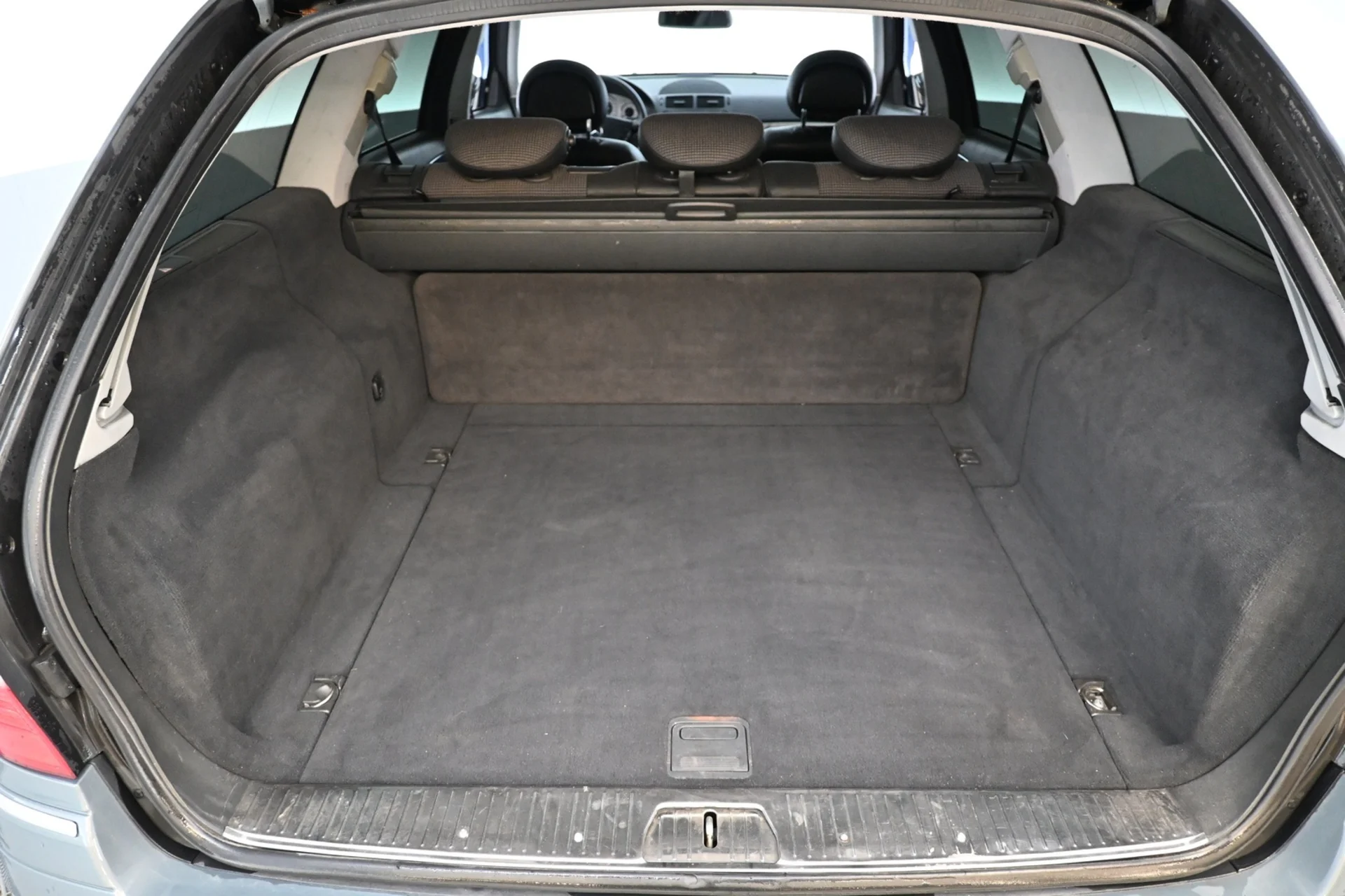 Car Image - 3xfbozqnKlU0rprmJzFORn