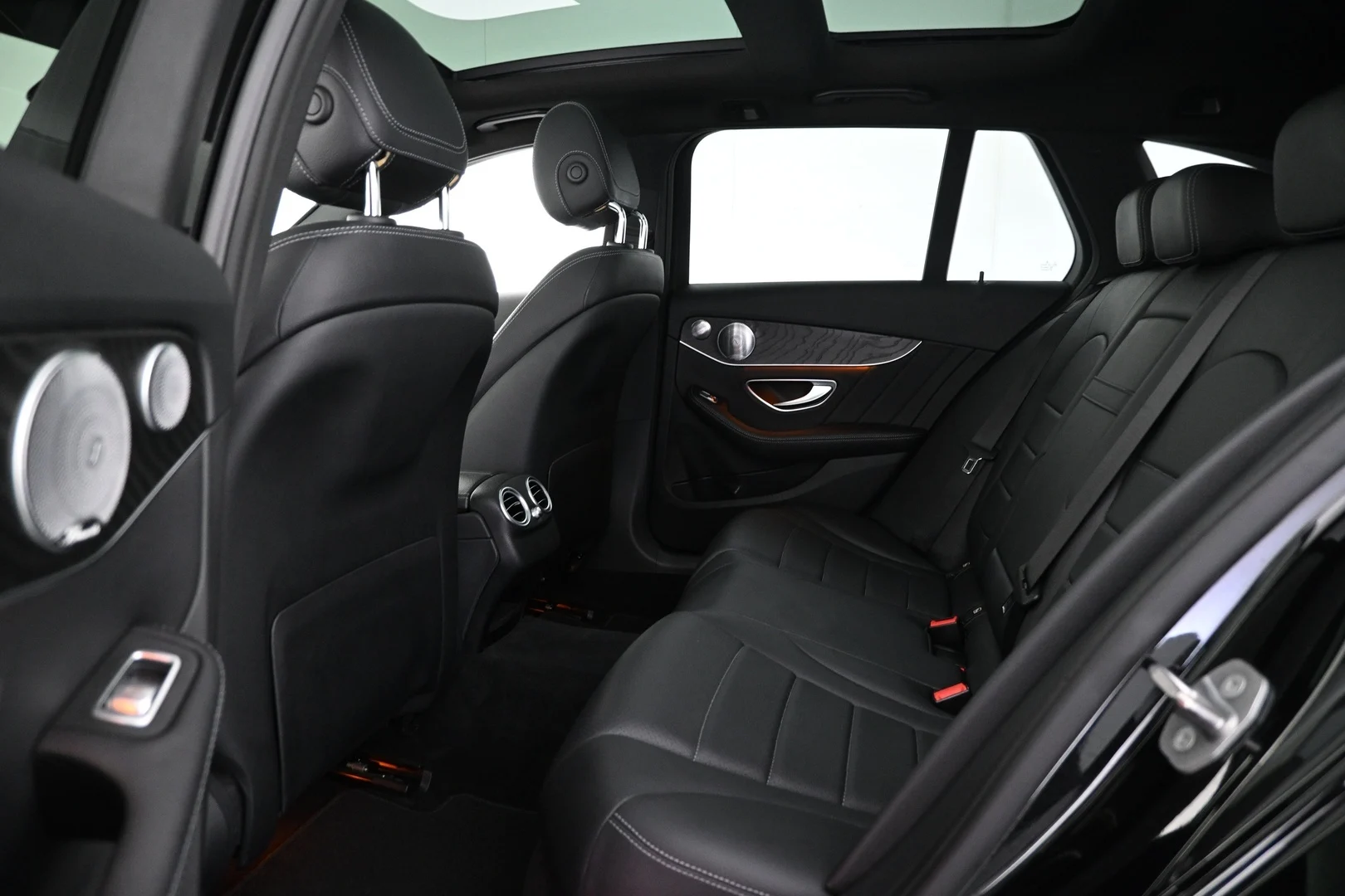 Car Image - 6xWnvwLnr8pyOyTXF0jr0C