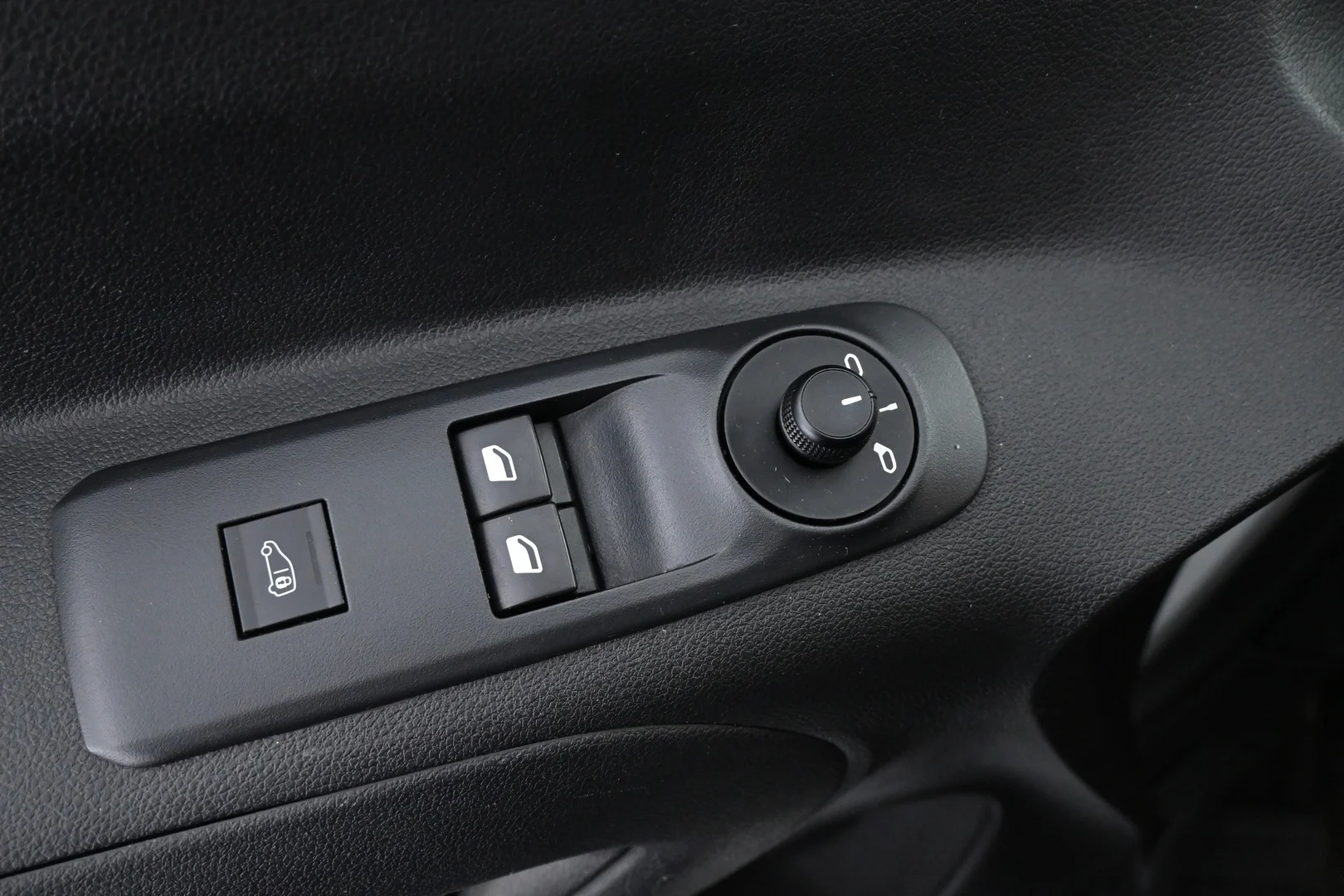 Car Image - zl5Cxtgs1cF4gSU2IgR6r
