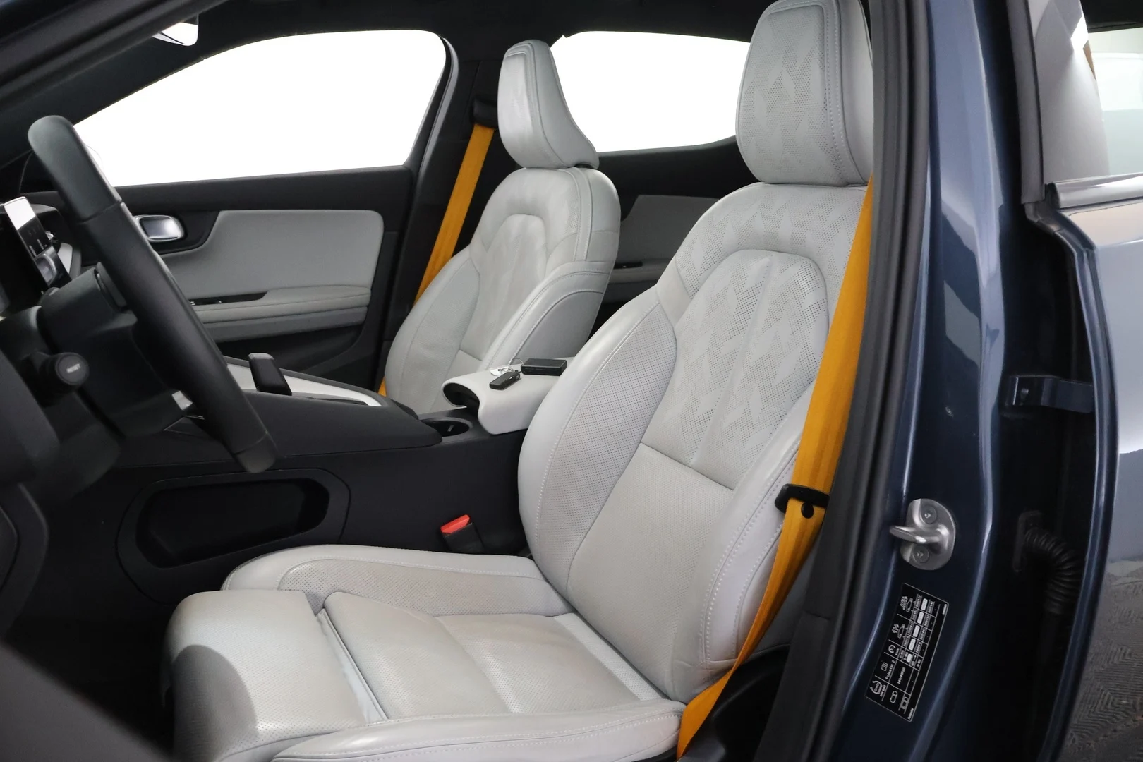 Car Image - 5jidrn0A5YU1l9xbCuML0p