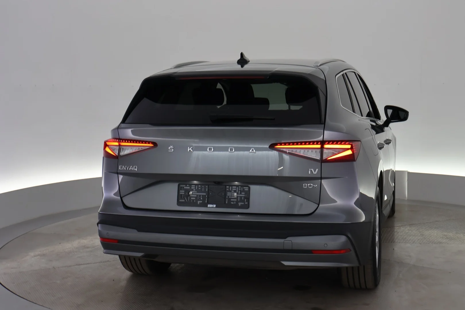 Car Image - 1SN7KGk3wLlJdWDEmy1mmF