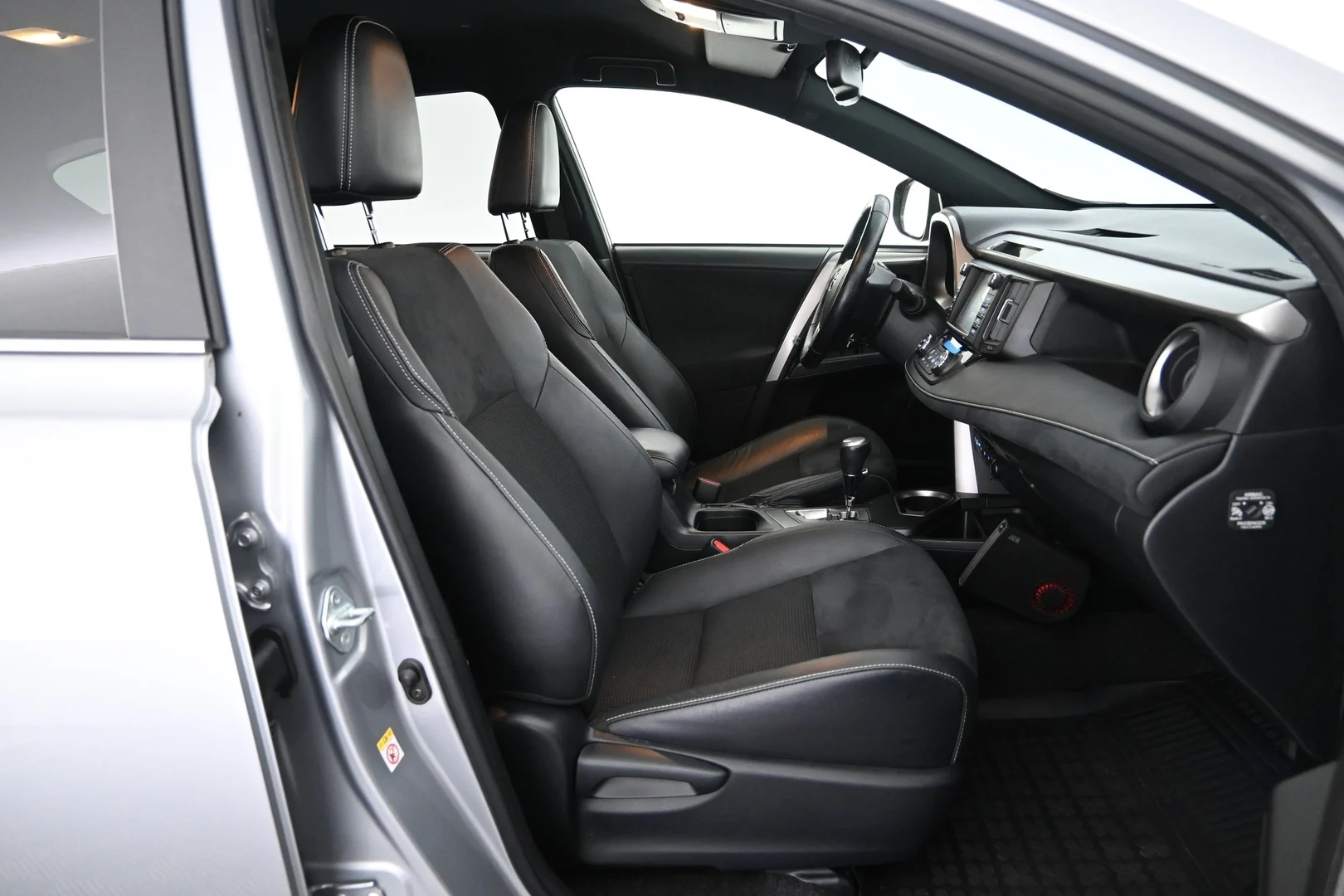 Car Image - 5kEZ8WujXzL8qyskTkSQeS