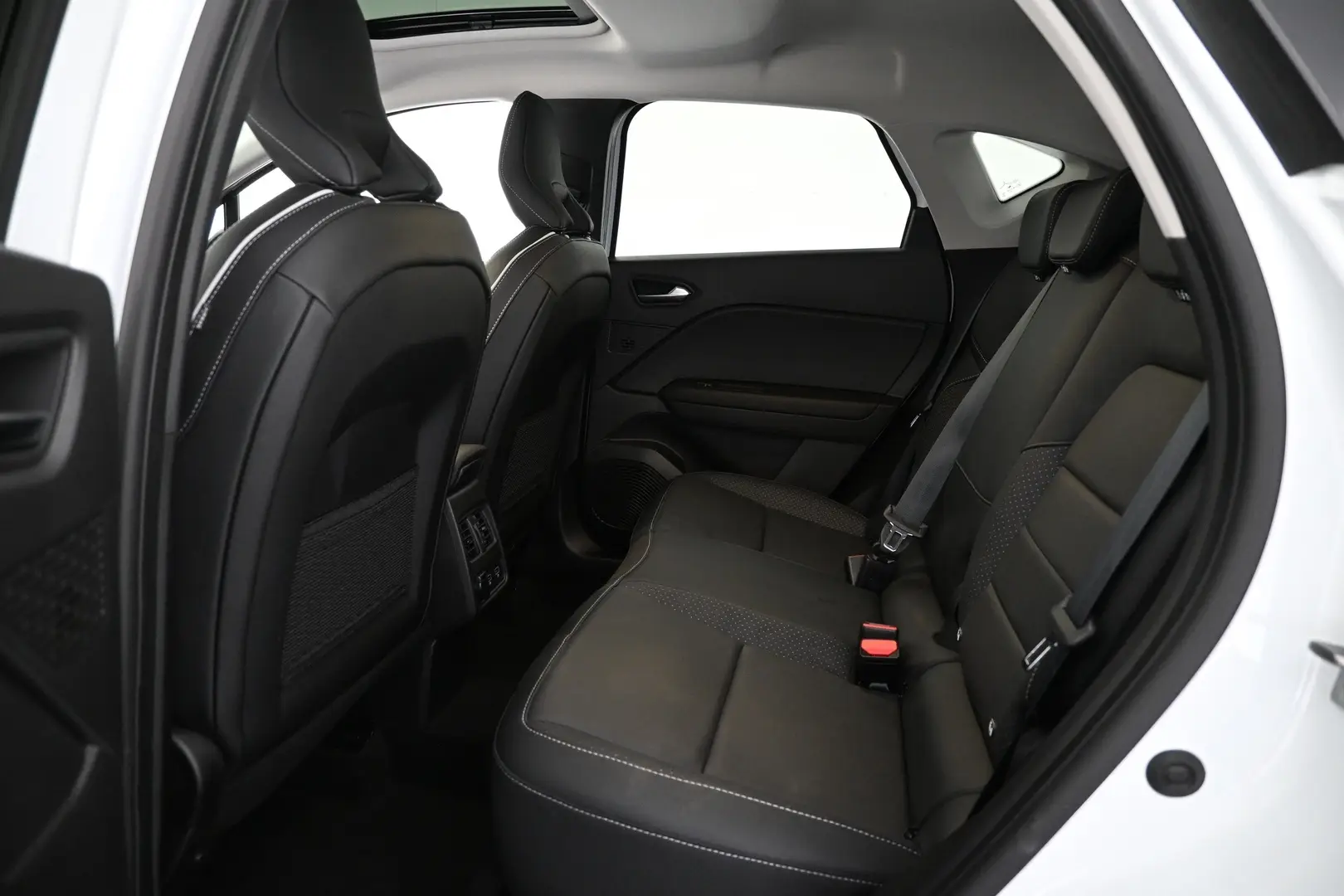 Car Image - 2lMi8ljcSlVsFir94fYWMj