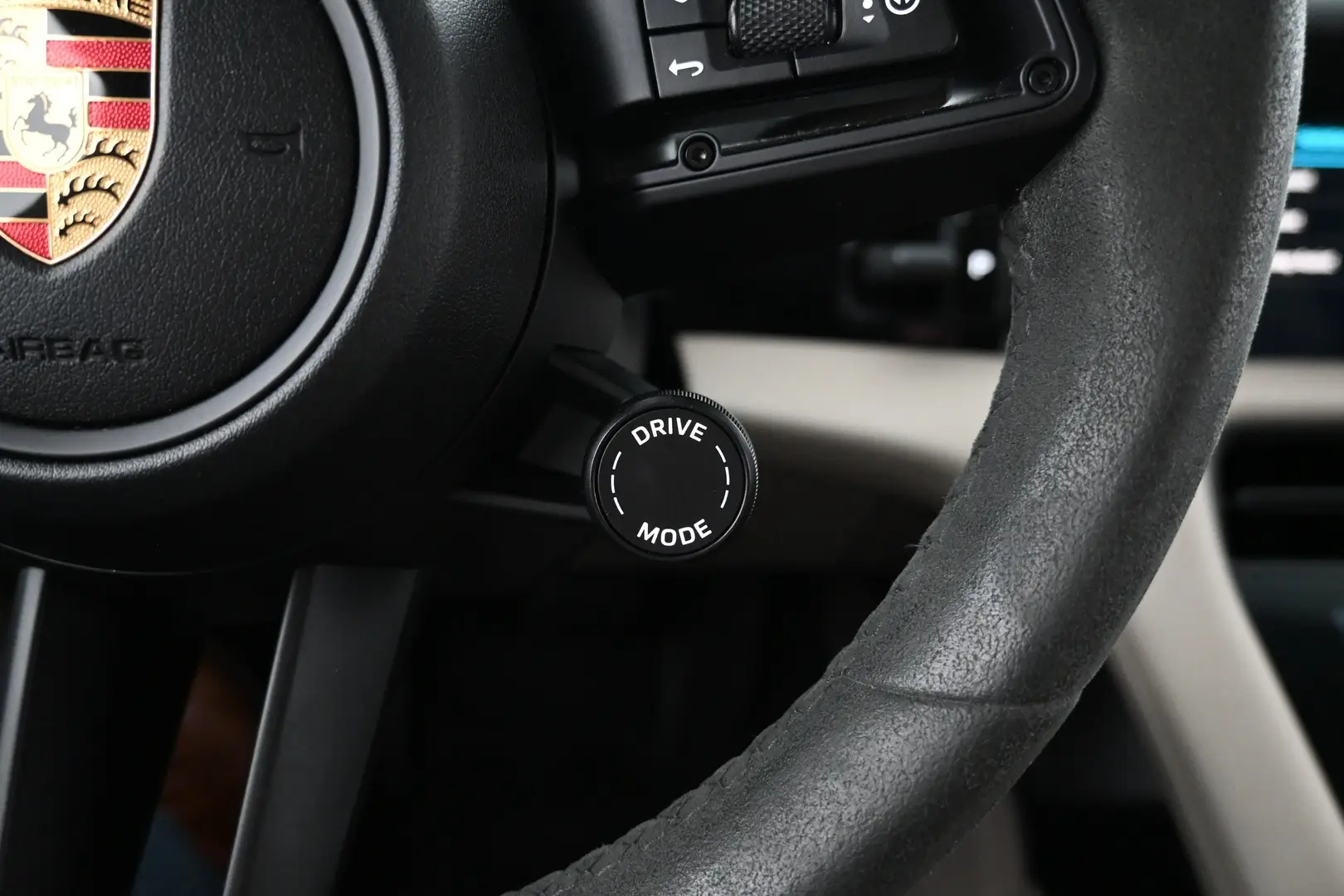 Car Image - 4uY5WbQ9vhCOGH11Rush32