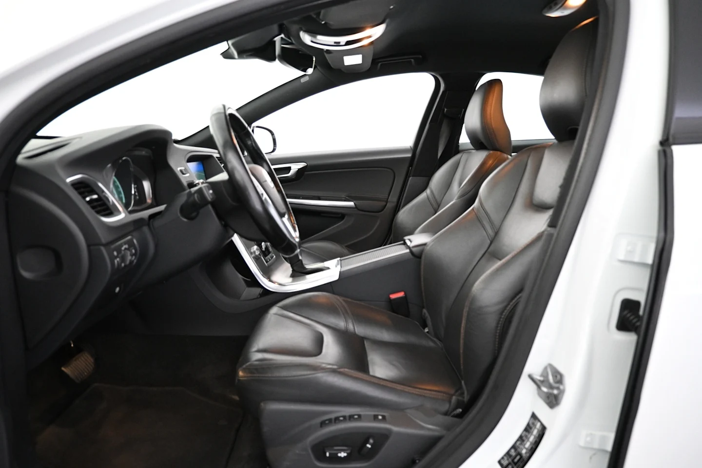 Car Image - S1QJ1eClYeA9gO94N4FMJ