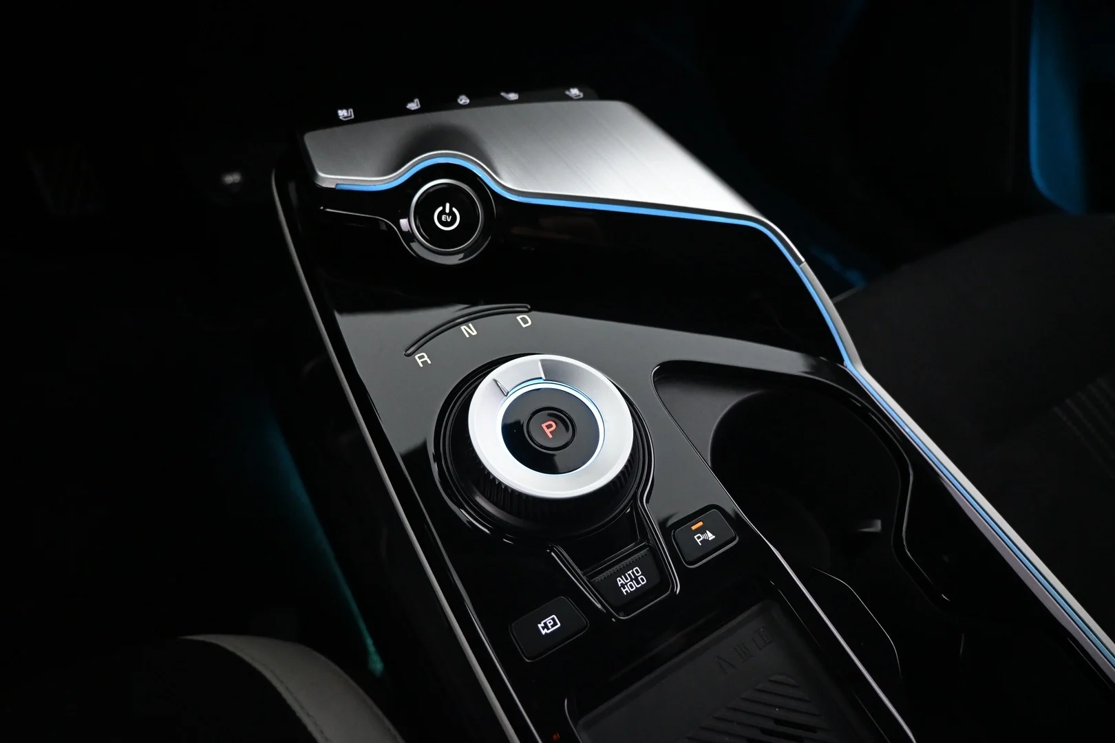 Car Image - L9WmIrGBkvhgJWgsVeCSN