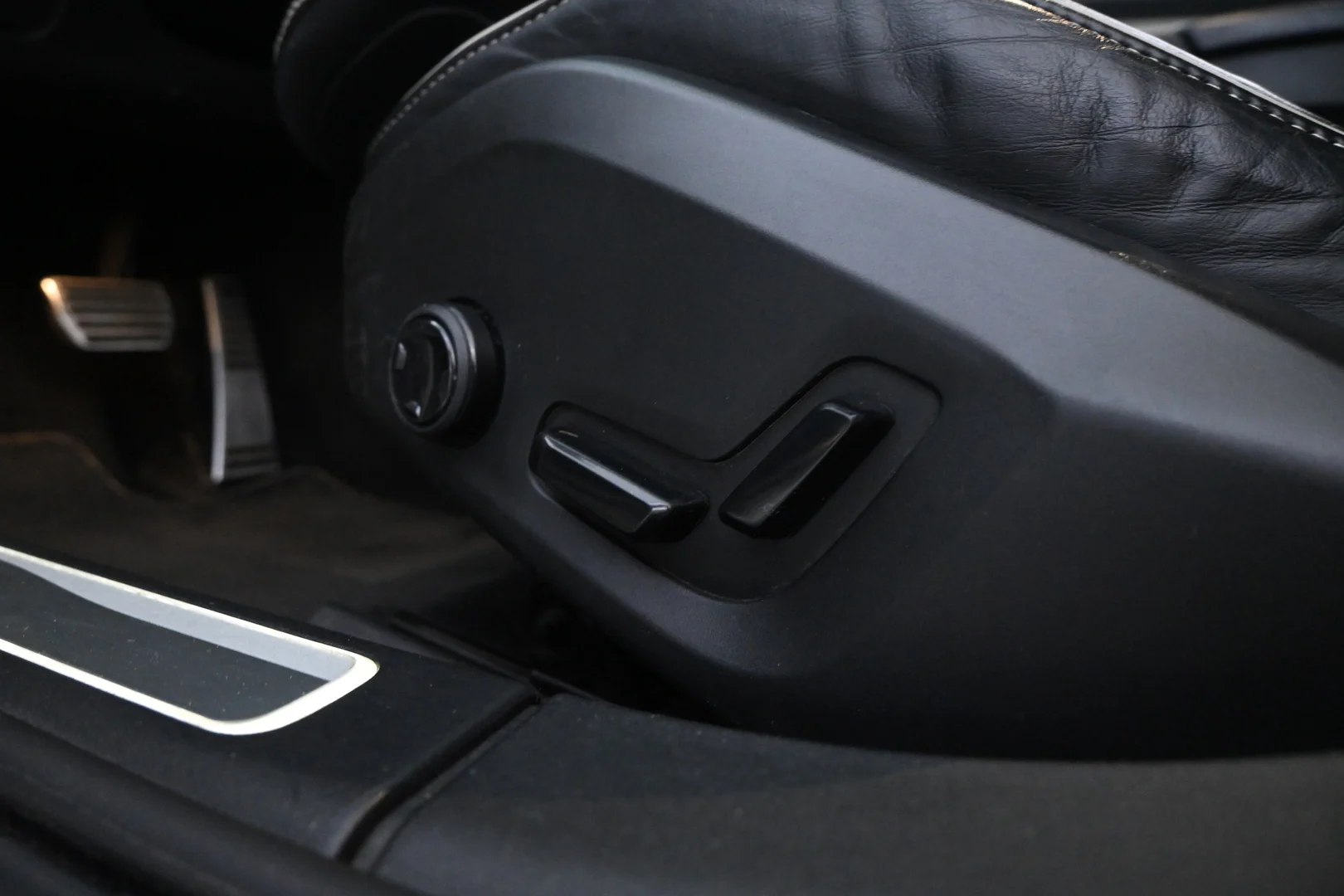 Car Image - VXsLpQpUyMLbHDi6PPhwO