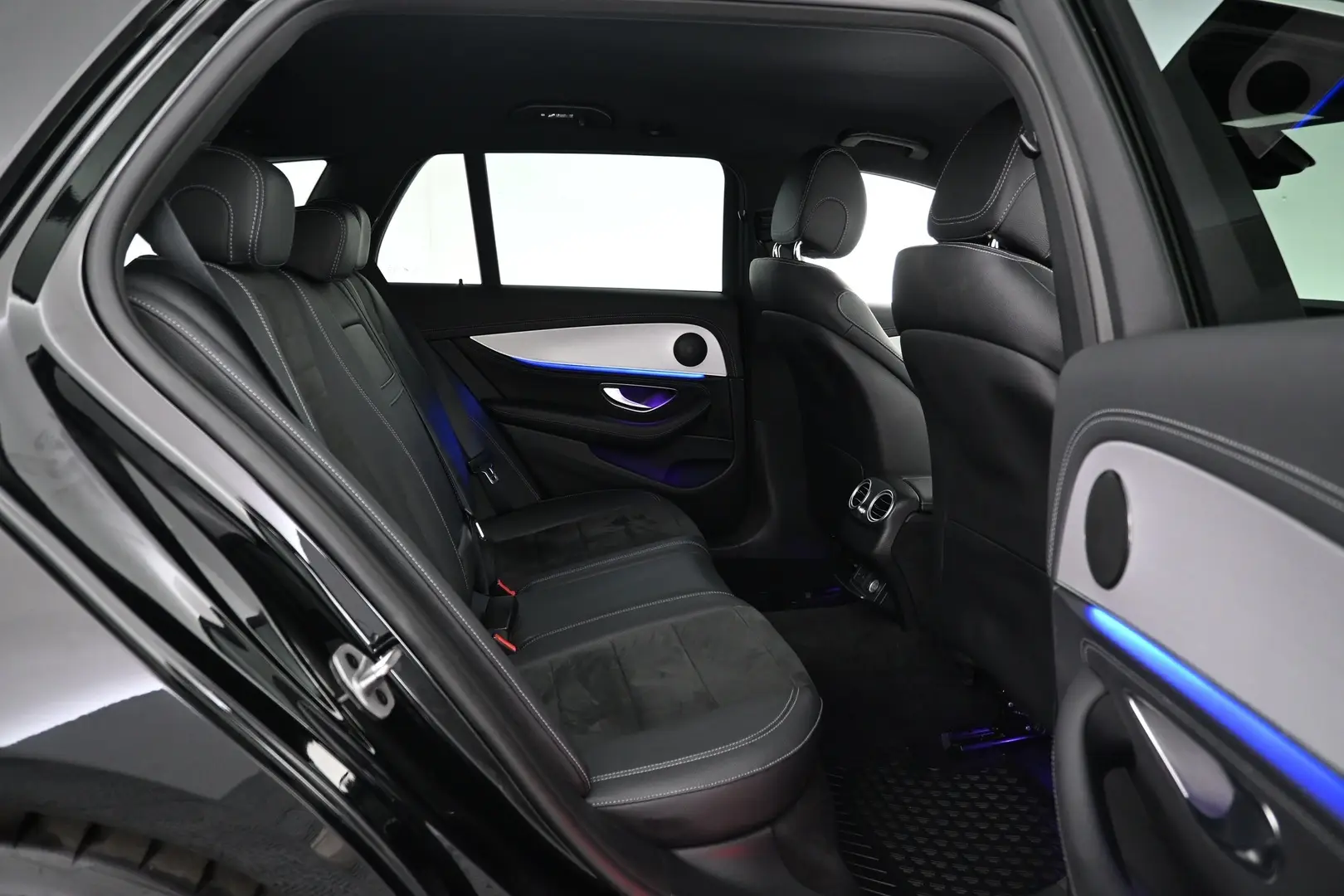 Car Image - 7AAo84ibJQnA8A8sZbmxmK