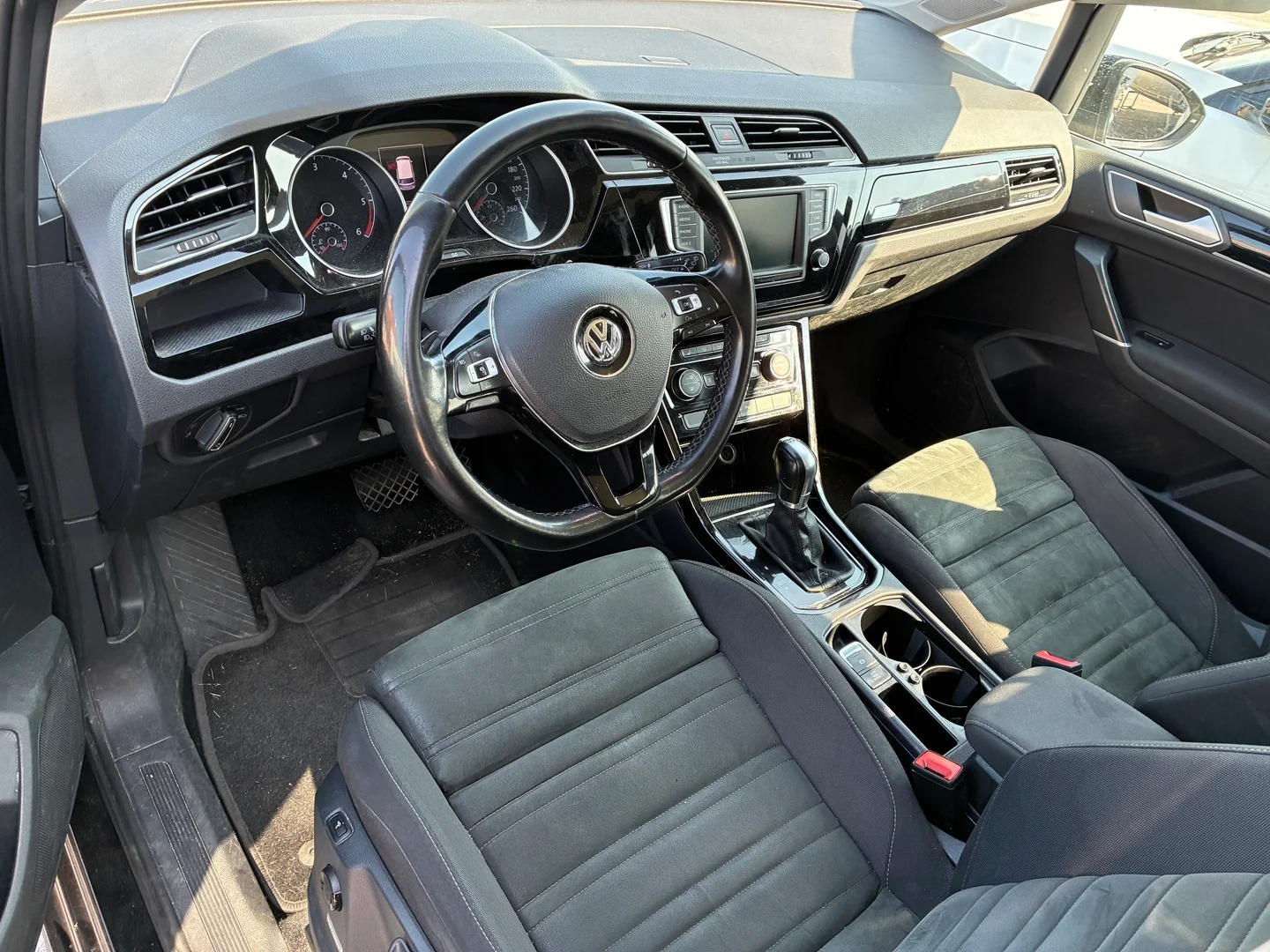 Car Image - GTwGz2JKguCMJp9QeG7Rc