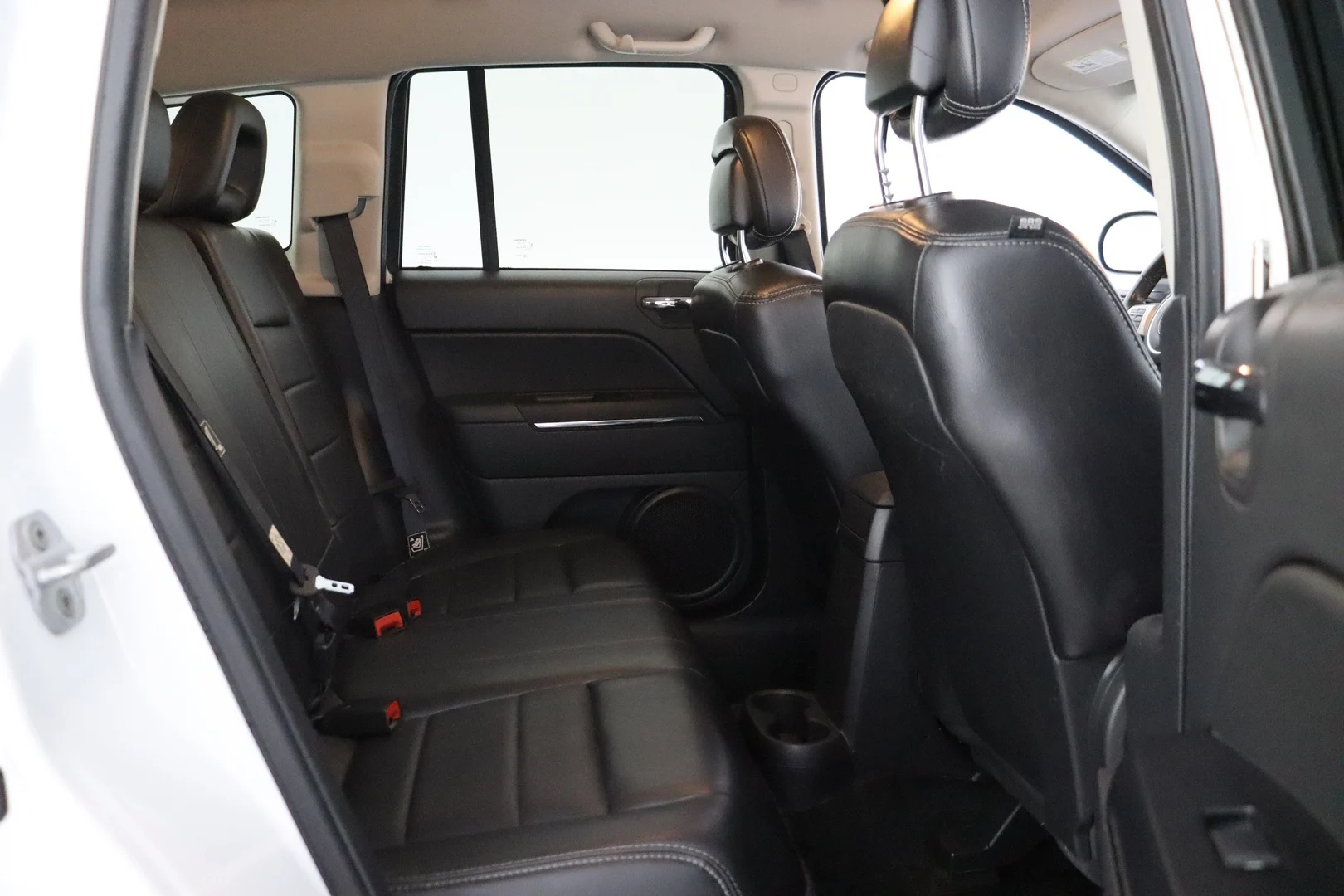 Car Image - 34R1sUvPAlIY73QcrsbPA8