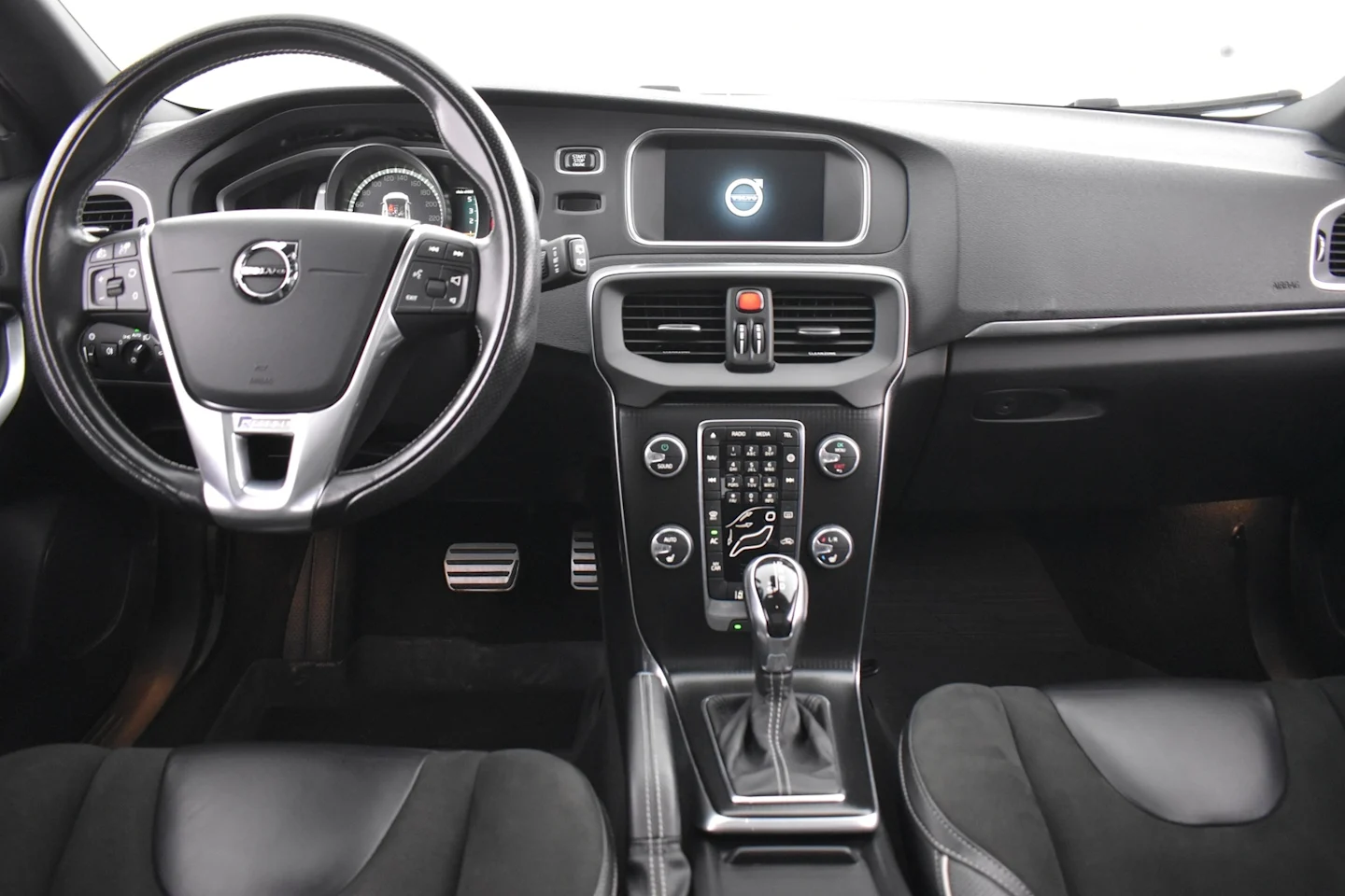 Car Image - ACpPtc6eSuzSezPypMKgg