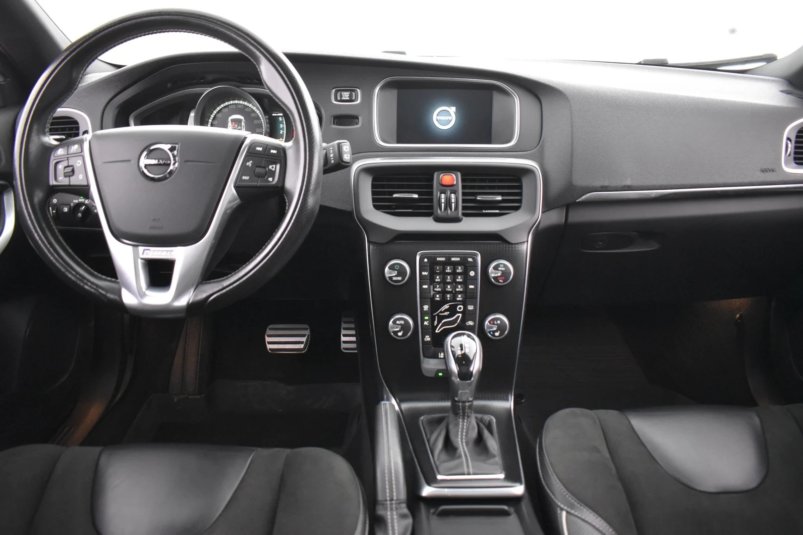 Car Image - ACpPtc6eSuzSezPypMKgg